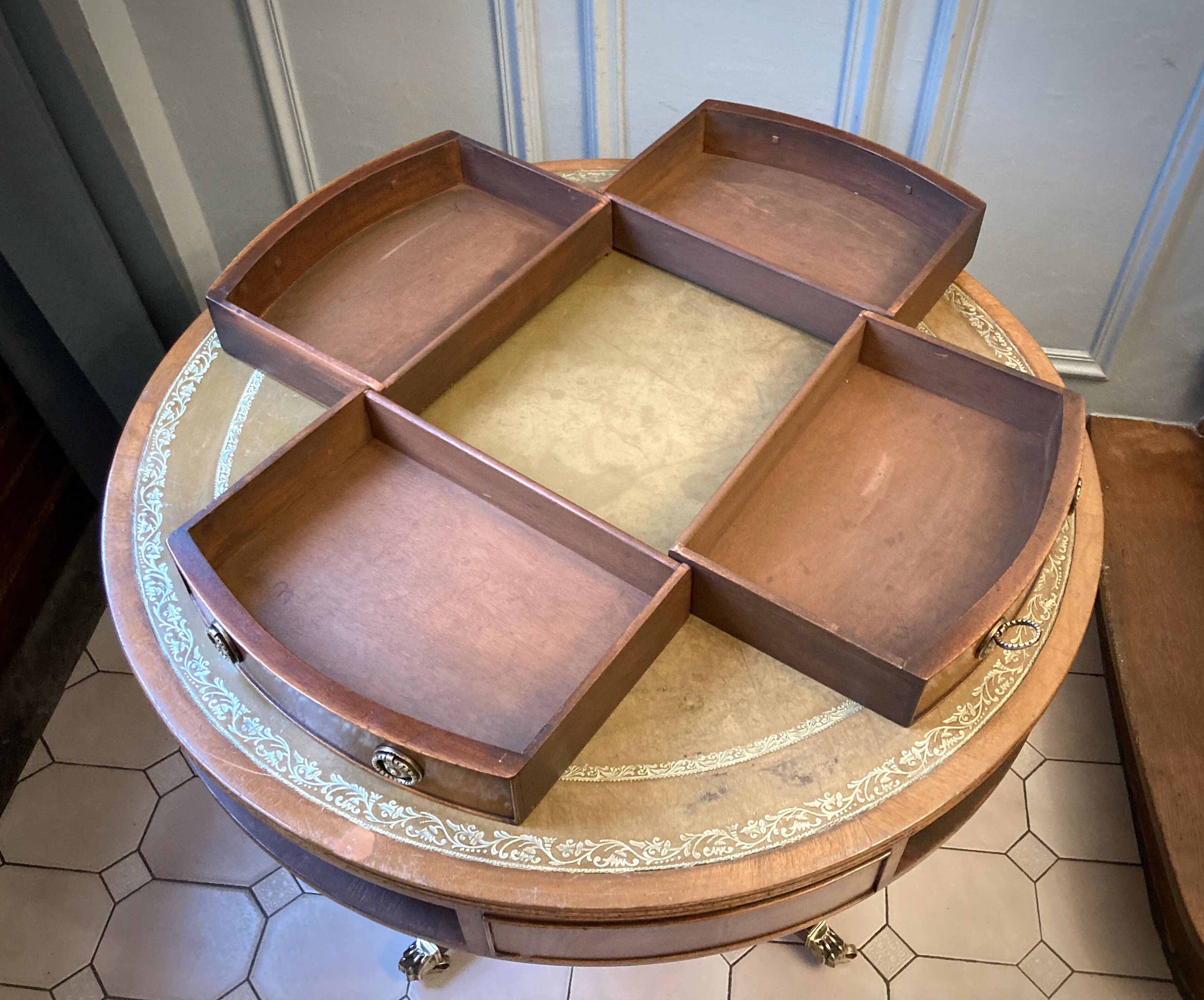 Old drum table 1900 cherry leather and brass