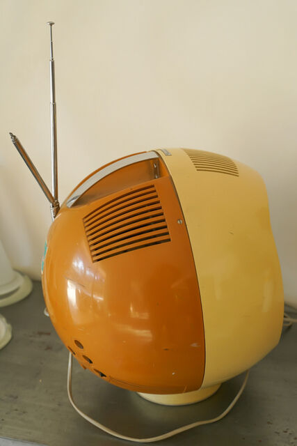 Vintage Radiola ball TV
