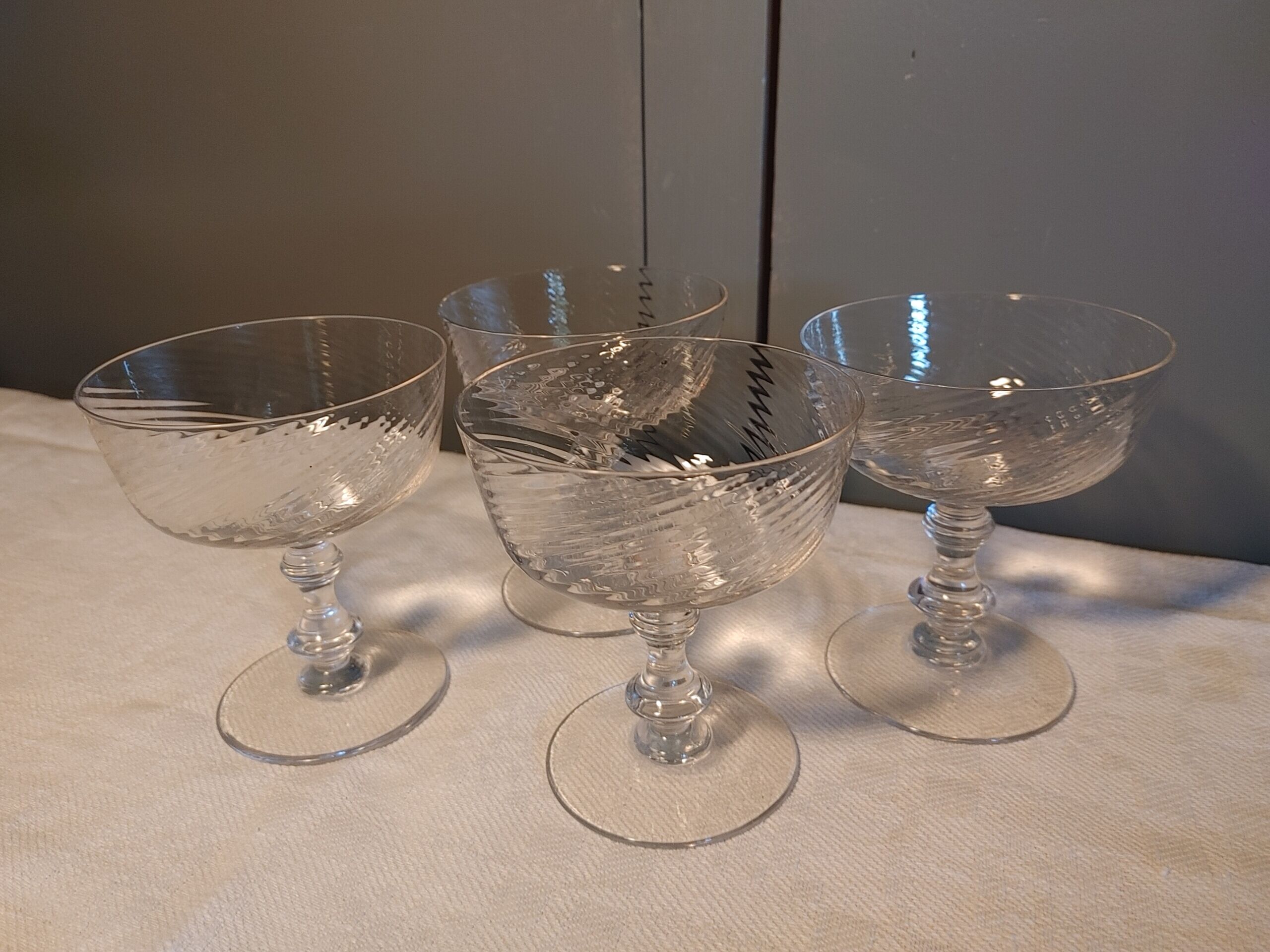 Set of 4 Baccarat crystal champagne glasses XXth
