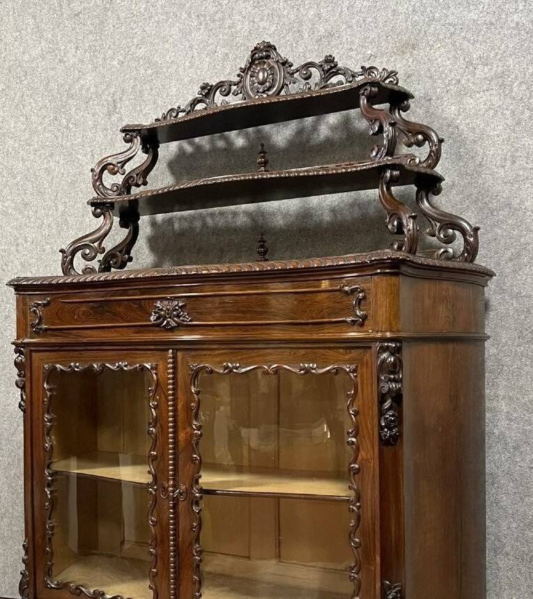 Superb curved display cabinet from the Napoléon III period, made of mahogany.