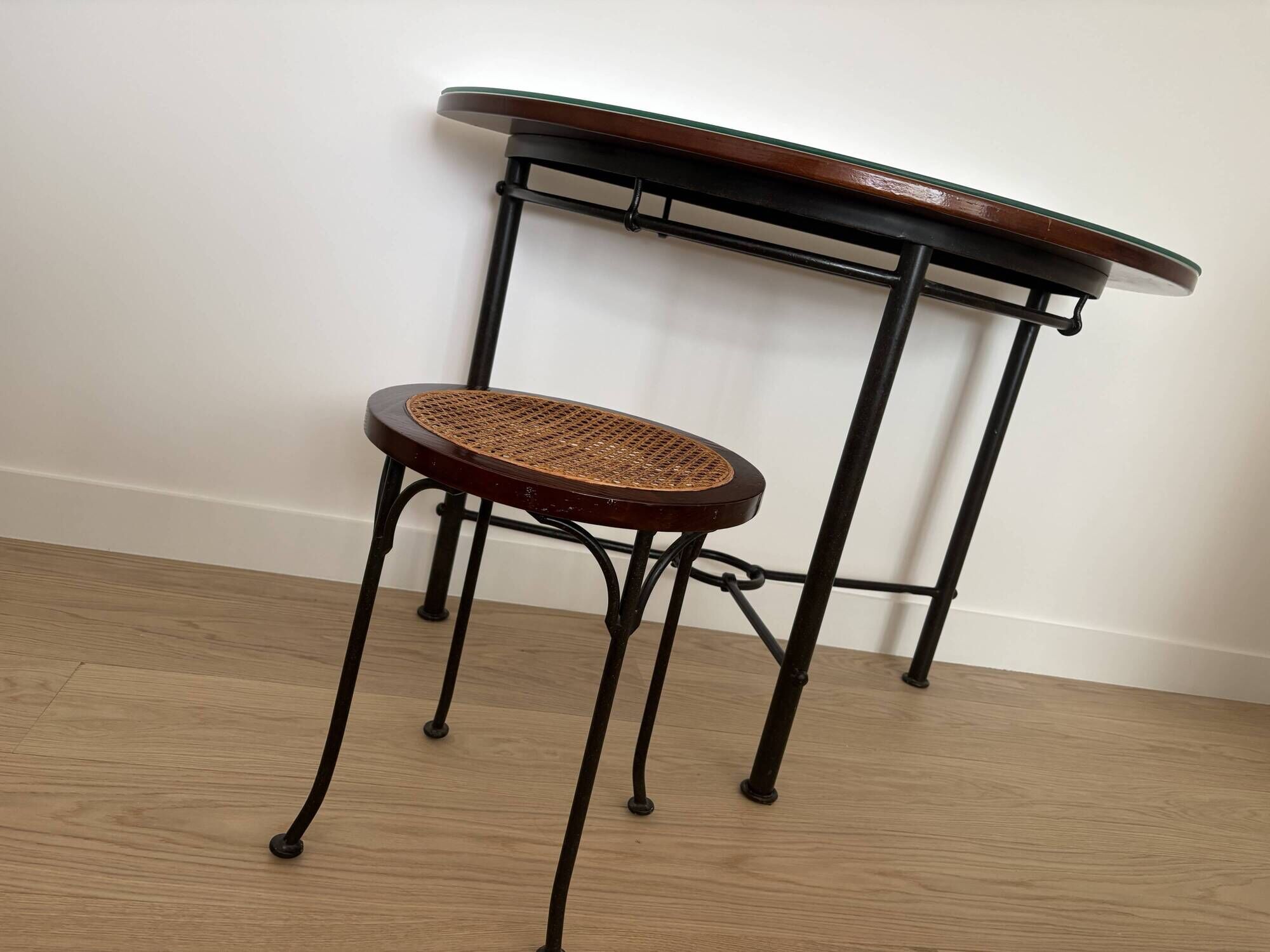 Tabouret canné Grange en fer forgé et bois massif