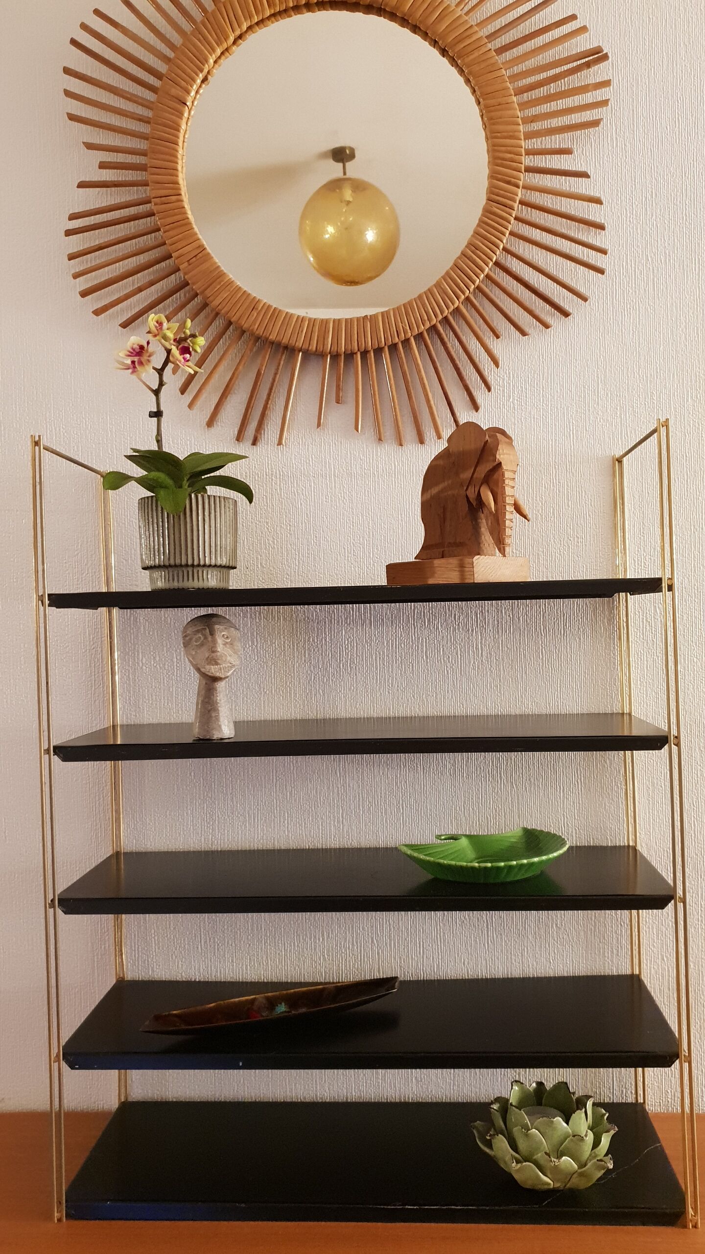 String shelf