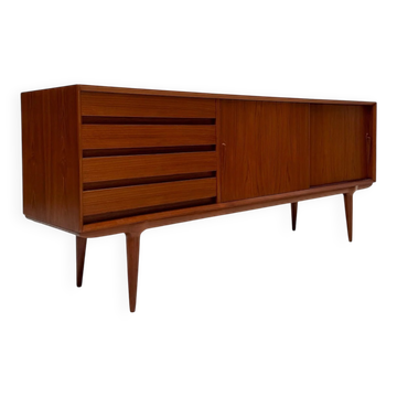 1960s vintage Gunni Omann model 18 Danish design teak sideboard for Omann Jun