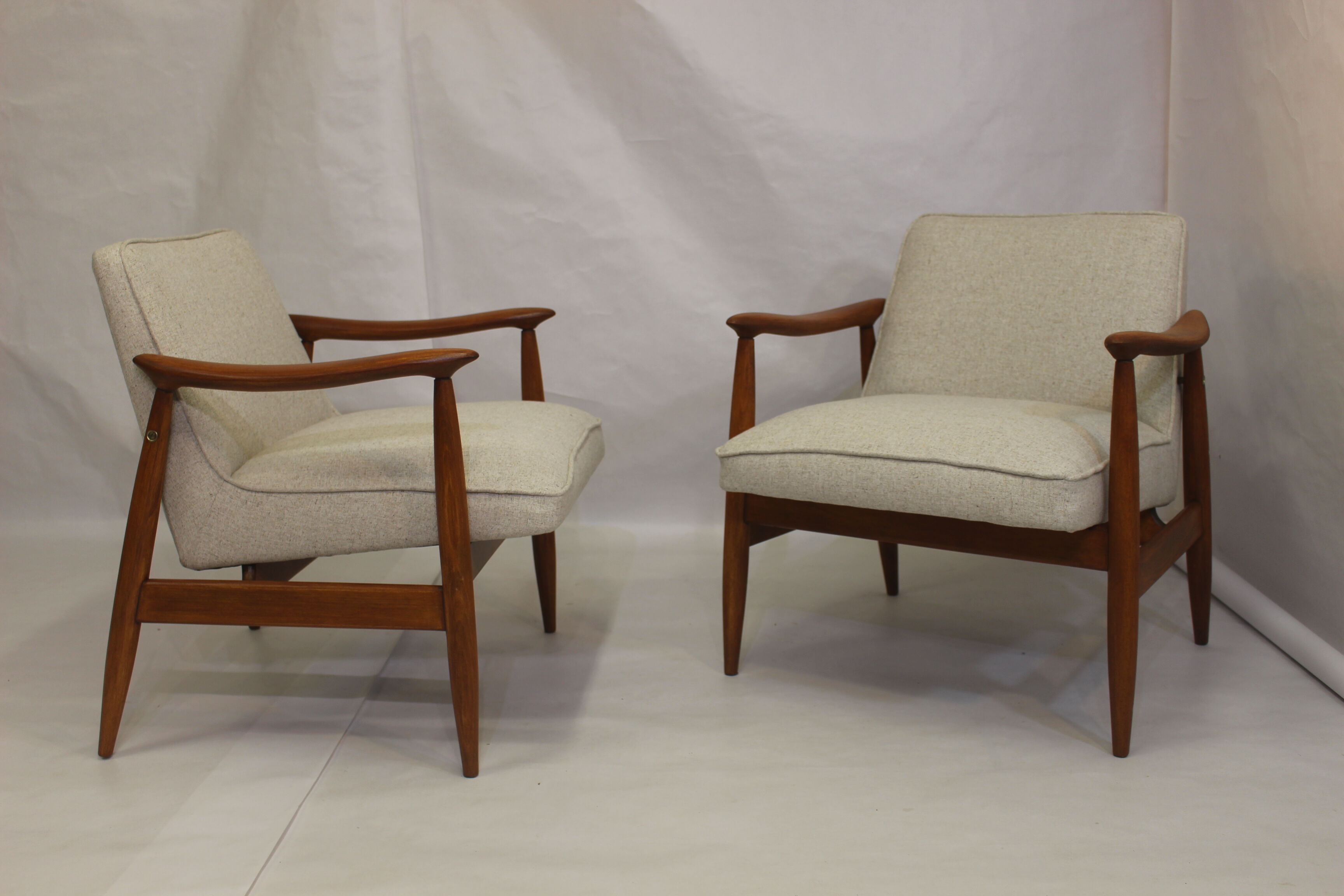 Pair of chairs GFM-87 Juliusz Kedziorek 1960.