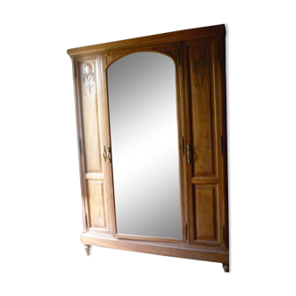 Cabinet with mirror