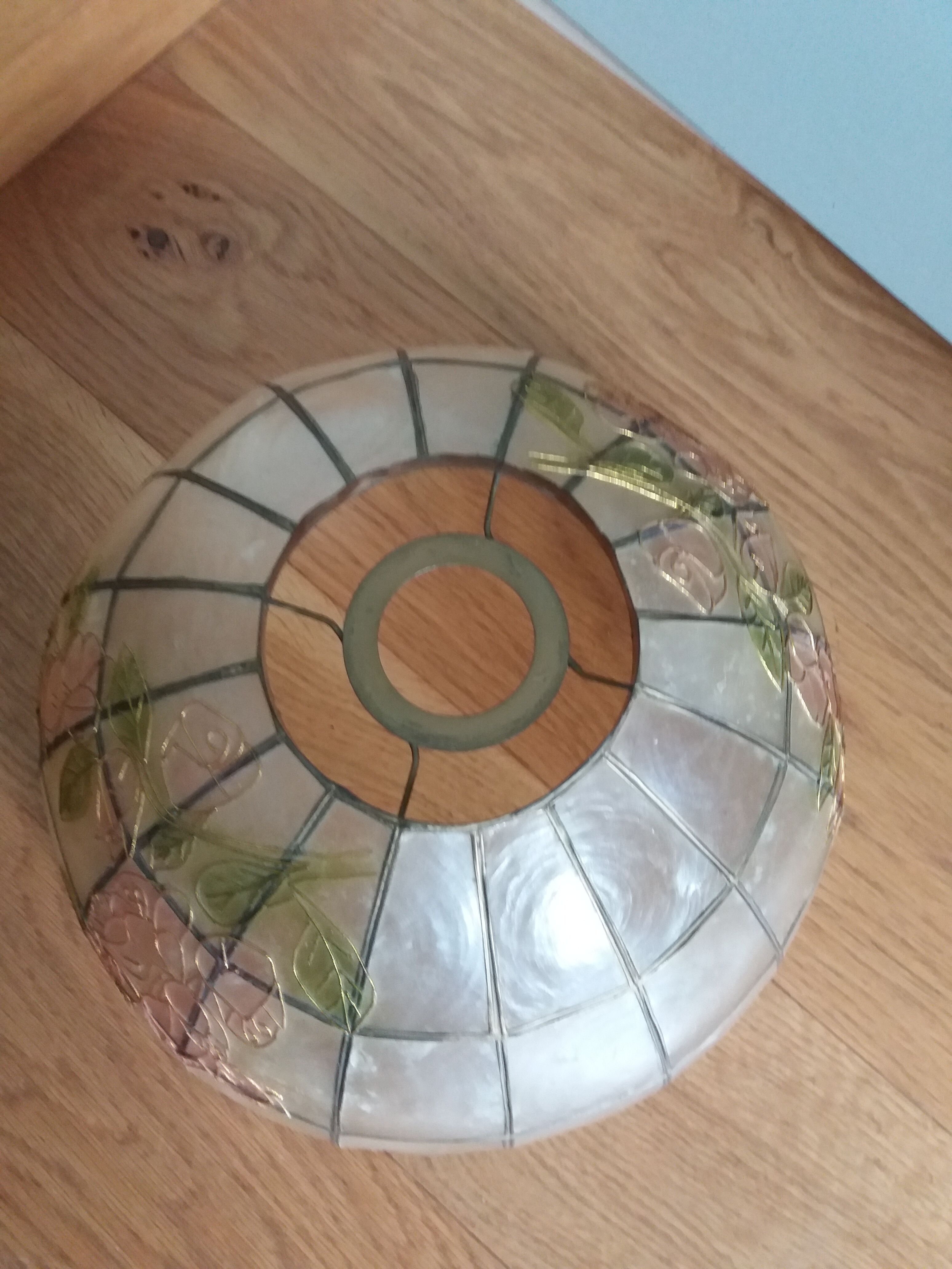 Mother-of-pearl abat day for suspension