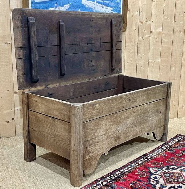 Banc coffre du  18ème en chêne brut - L=1m32, P=65cm, H=62cm.