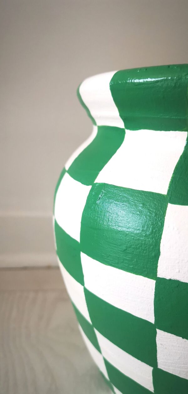 Pot en argile motif damier