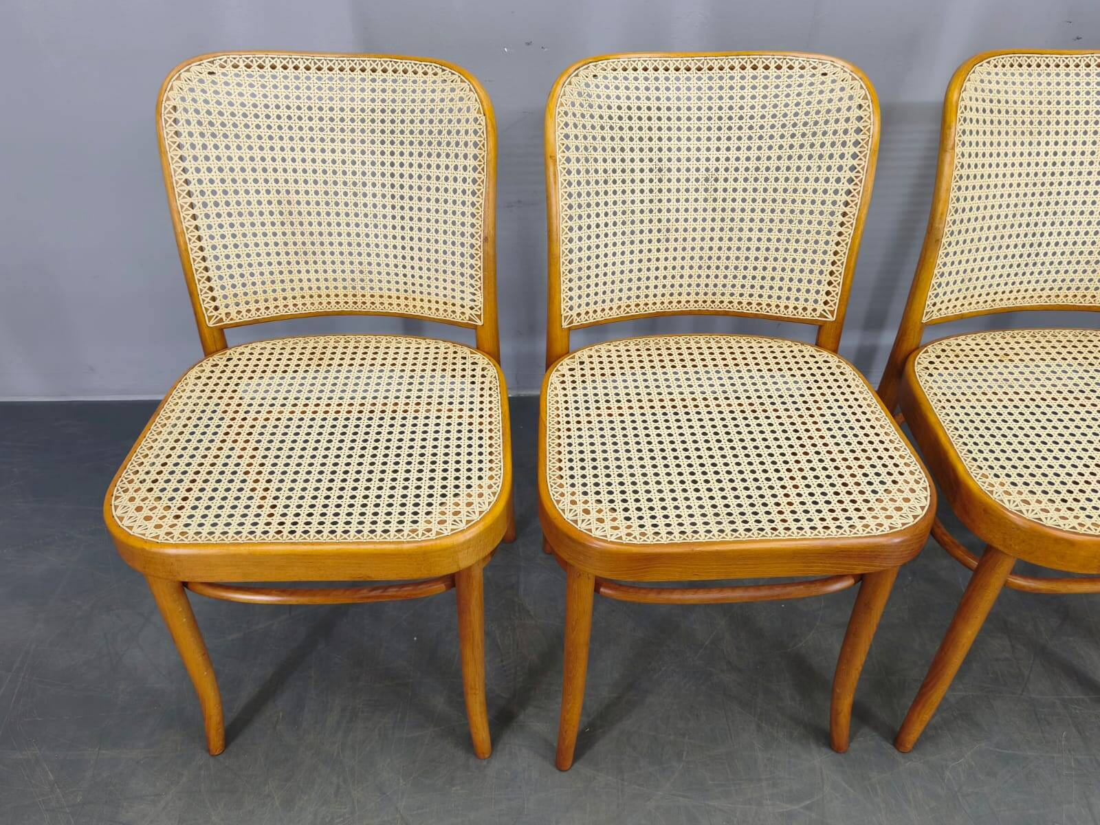 Set of 4 Bentwood Chairs No. 811 after Hoffmann, 1990s
