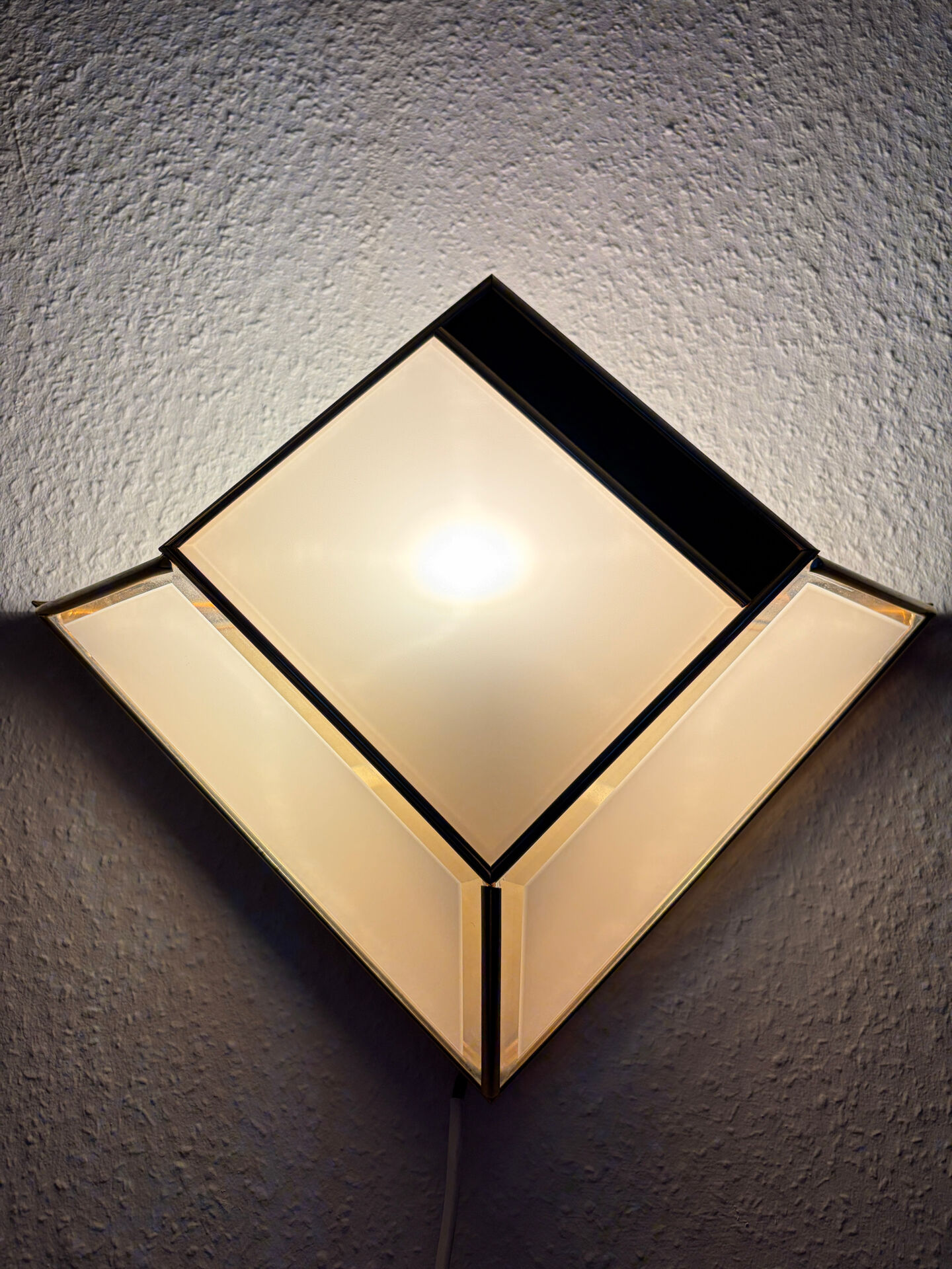 Vintage wall light — Italian design, 1970s