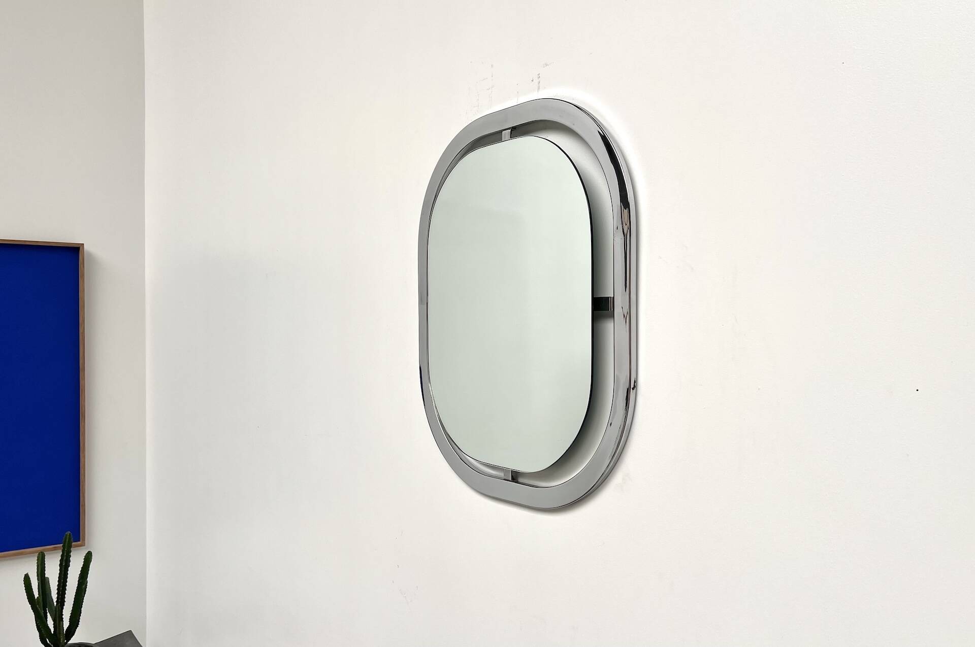 Bauhaus mirror in chrome-plated steel