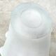 Vase en verre plié blanc