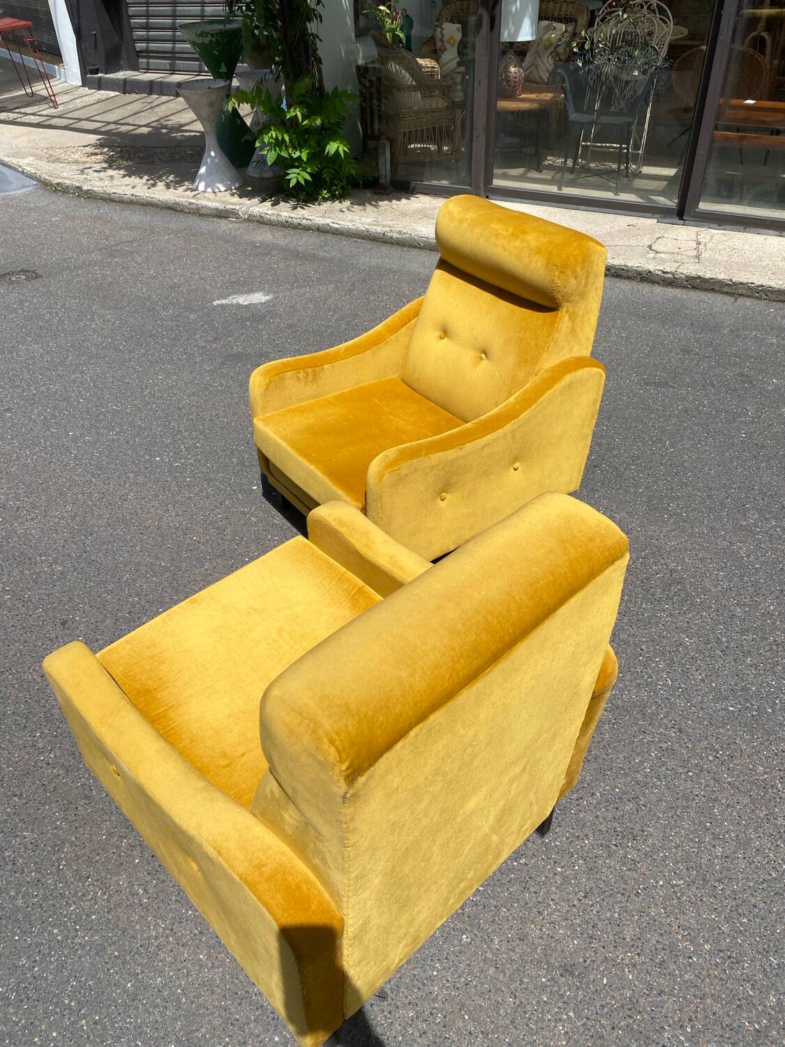 Pairs of Italian armchairs