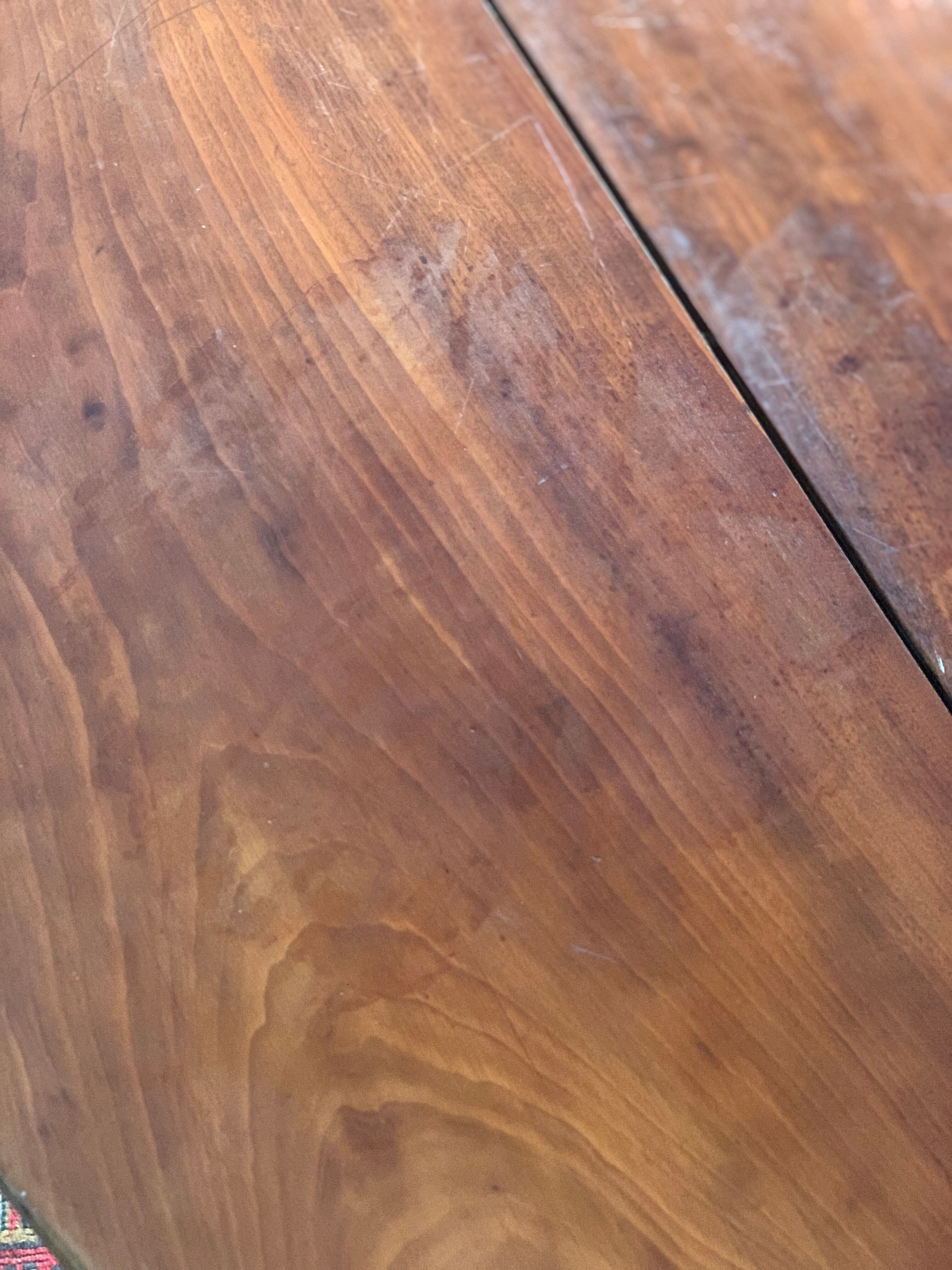 Dining room round table, 2 flaps, 6 feet
