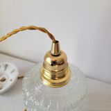 Suspension in scrambled molded glass