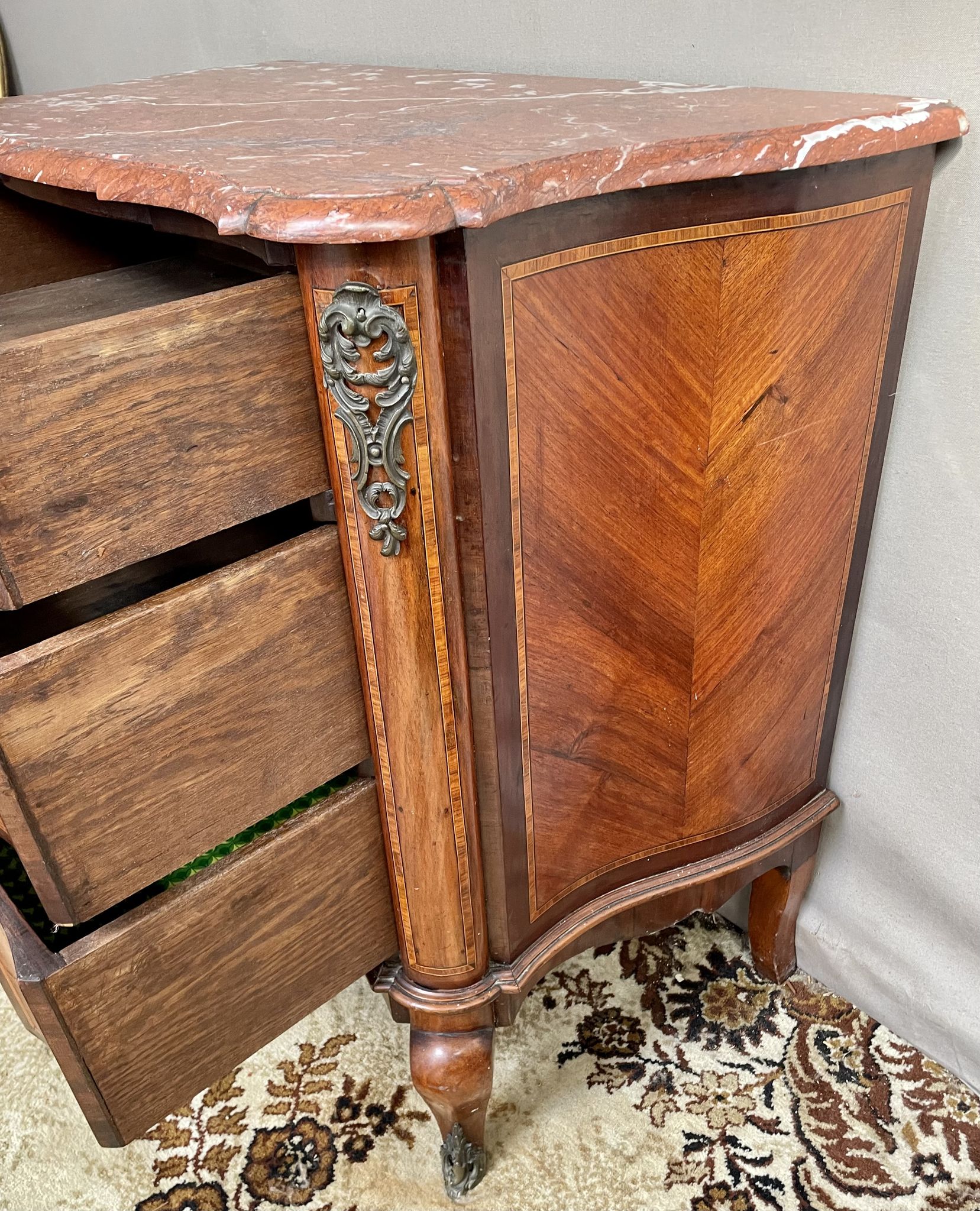 Commode , arbalète de époque 19e