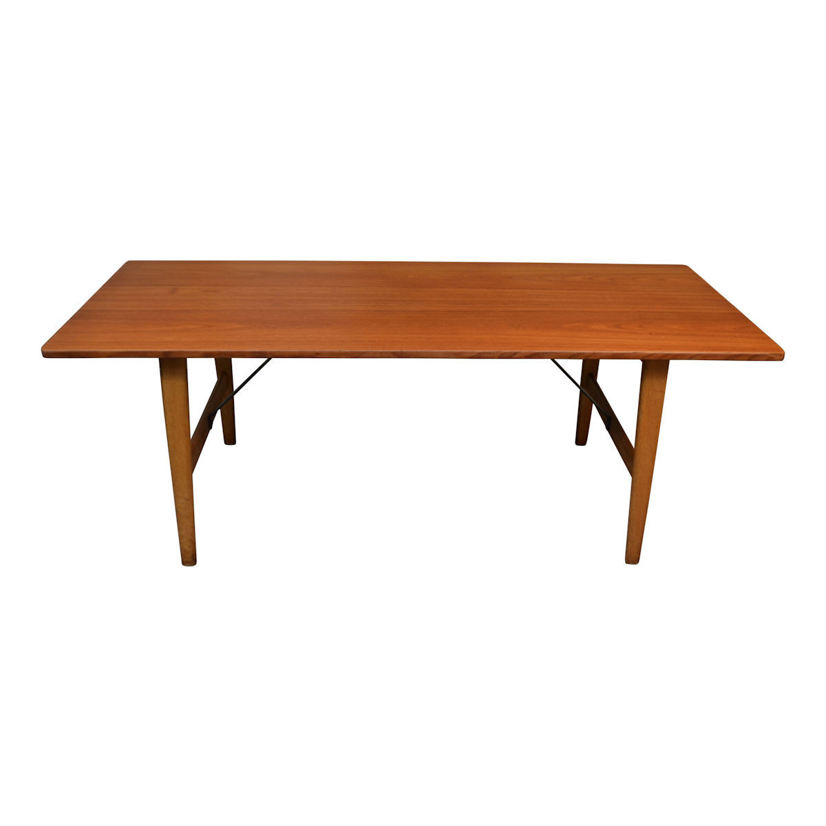 Danish table model 281 by Børge Mogensen for Fredericia