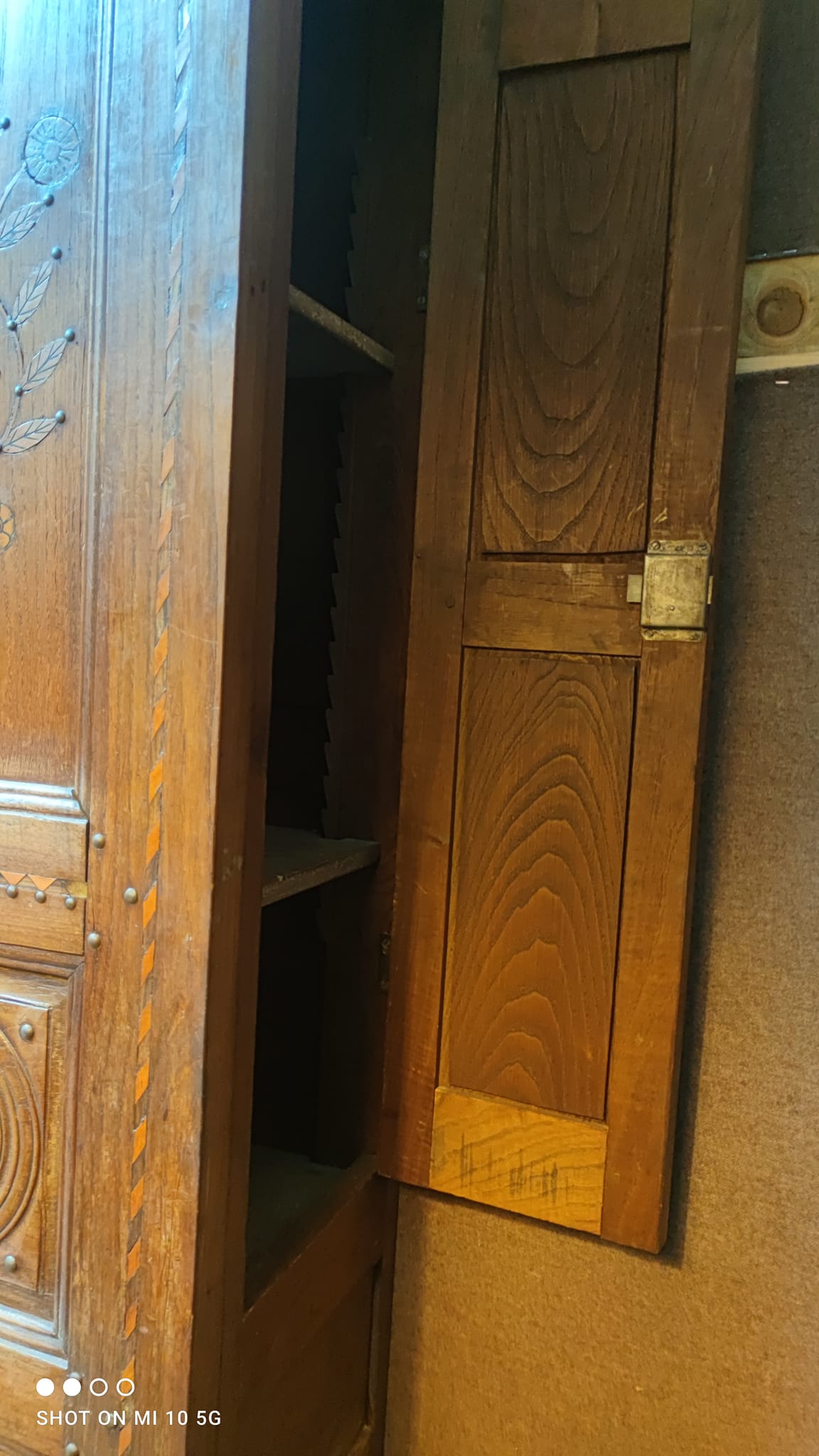 Two-part Breton chestnut cabinet dating from 1878