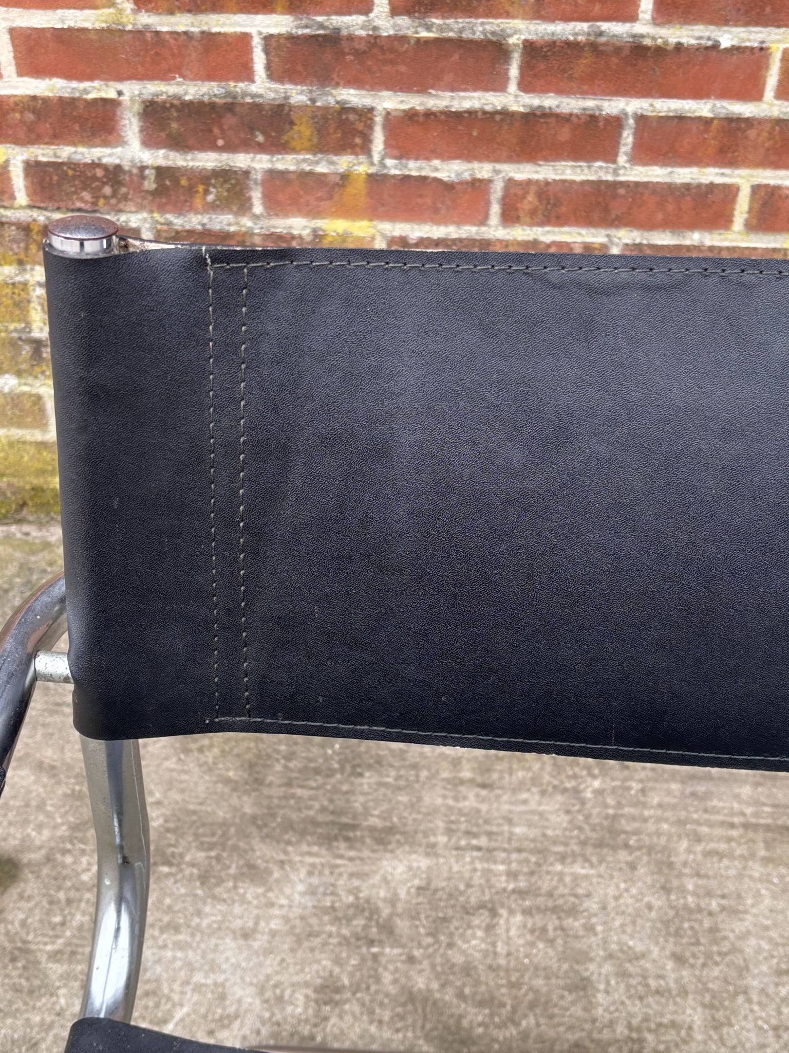 Set of 4 bauhaus cantilever chairs black leather and chrome design 80's