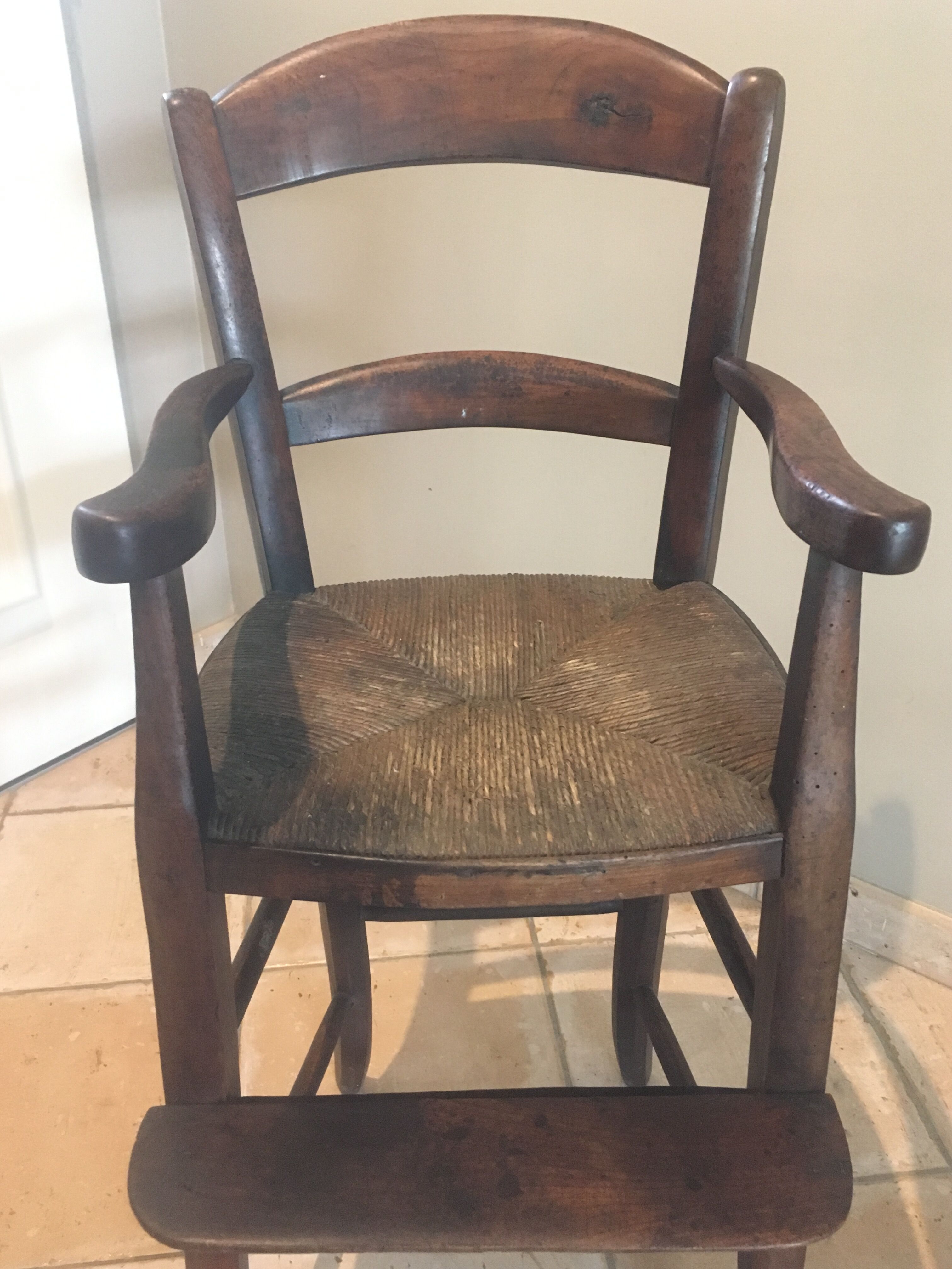 Chaise haute enfant ancienne