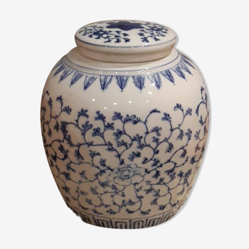 Chinese porcelain ginger pot