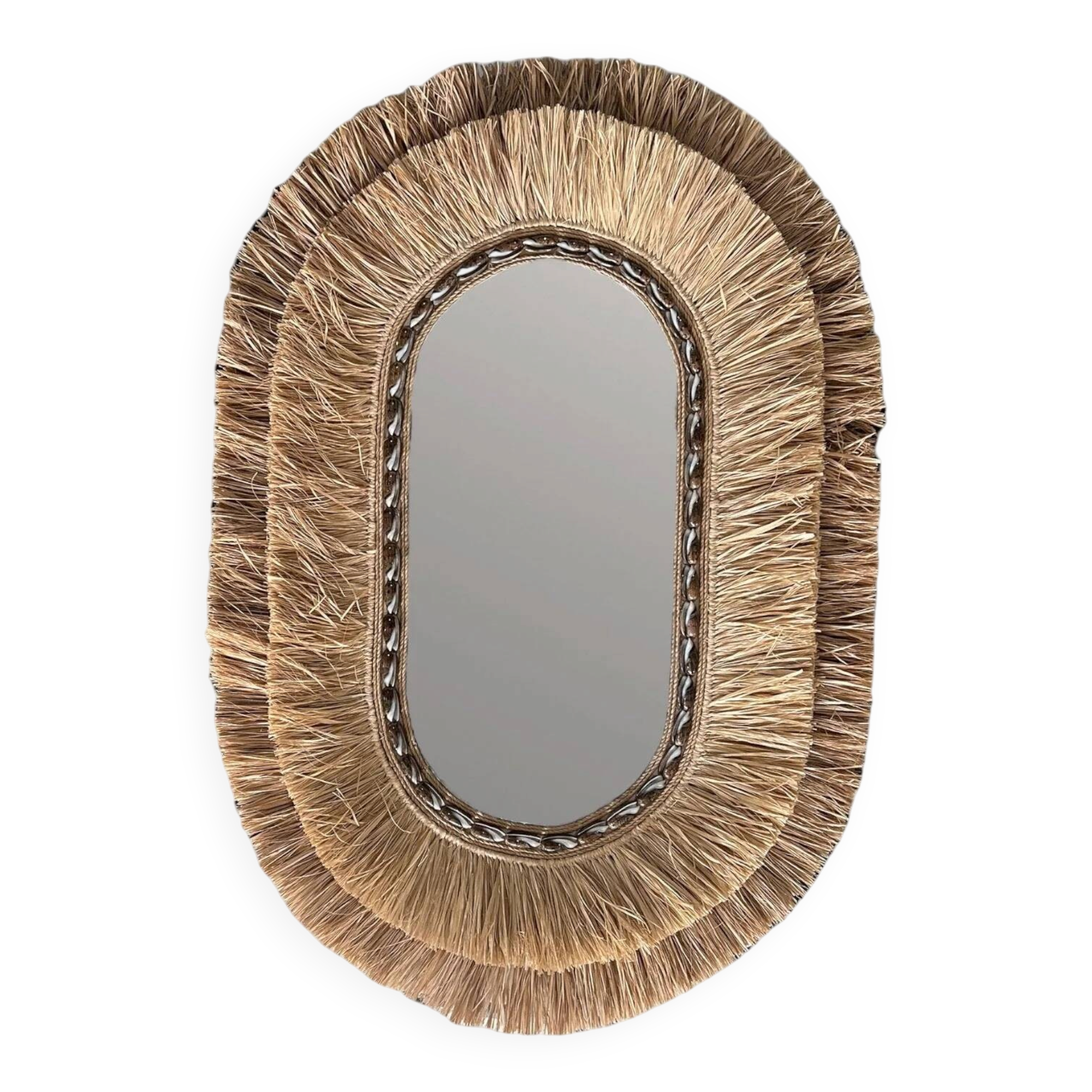 Handcrafted oval mirror in raffia and shells