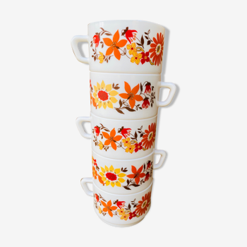 Set de 5 tasses déjeuner Arcopal modèle Flore années 70