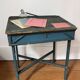 Ancien pupitre d'enfant, bureau