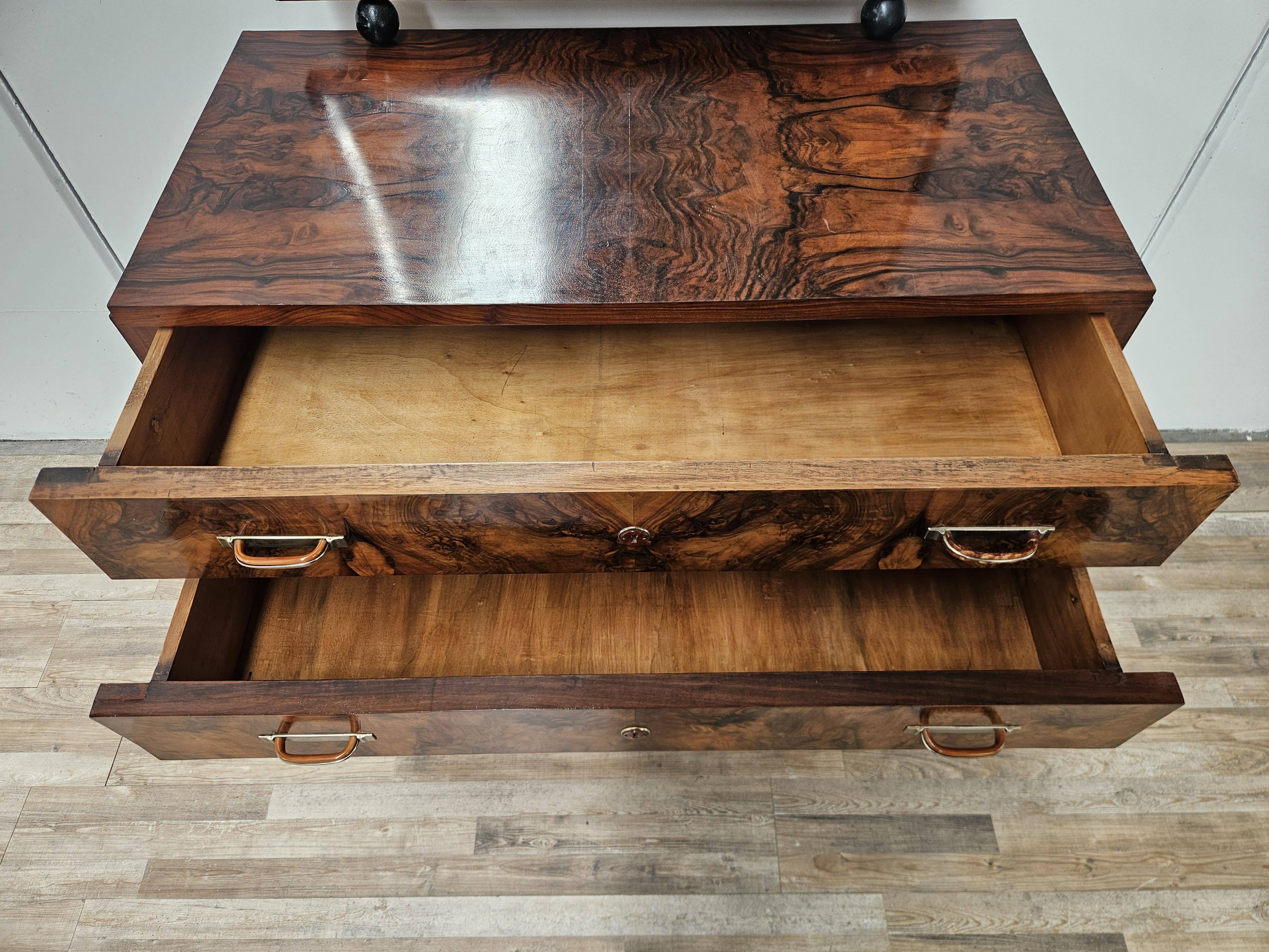 1940s Art Decò sideboard in walnut burl with mirror