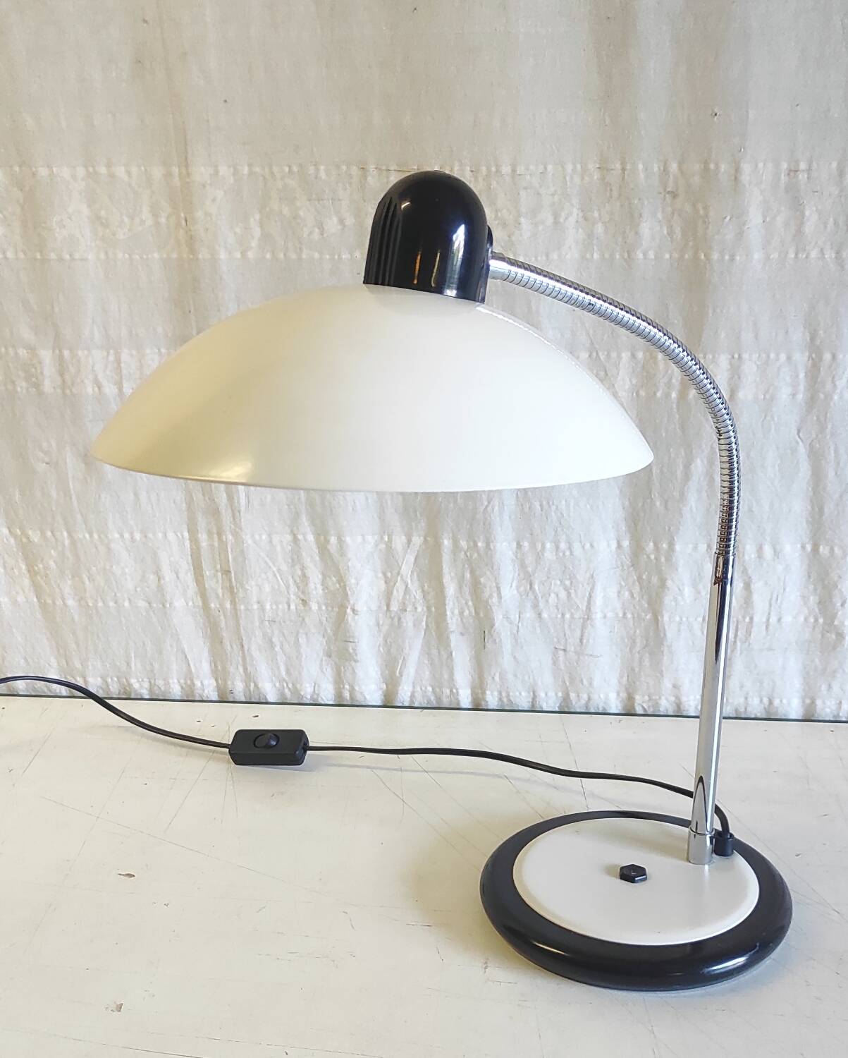 Beige and chrome articulated table lamp - 70s/80s