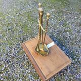 Magnificent set: brass fireplace accessories + rare items