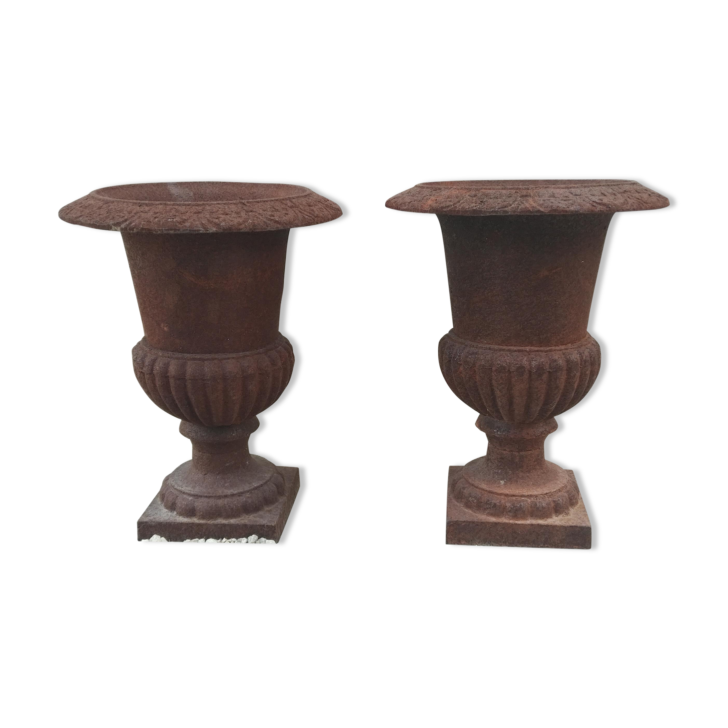 Paire de vases Médicis en fonte