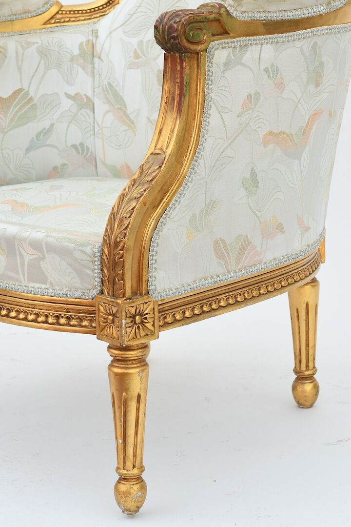 Louis XVI-style shepherdess chair