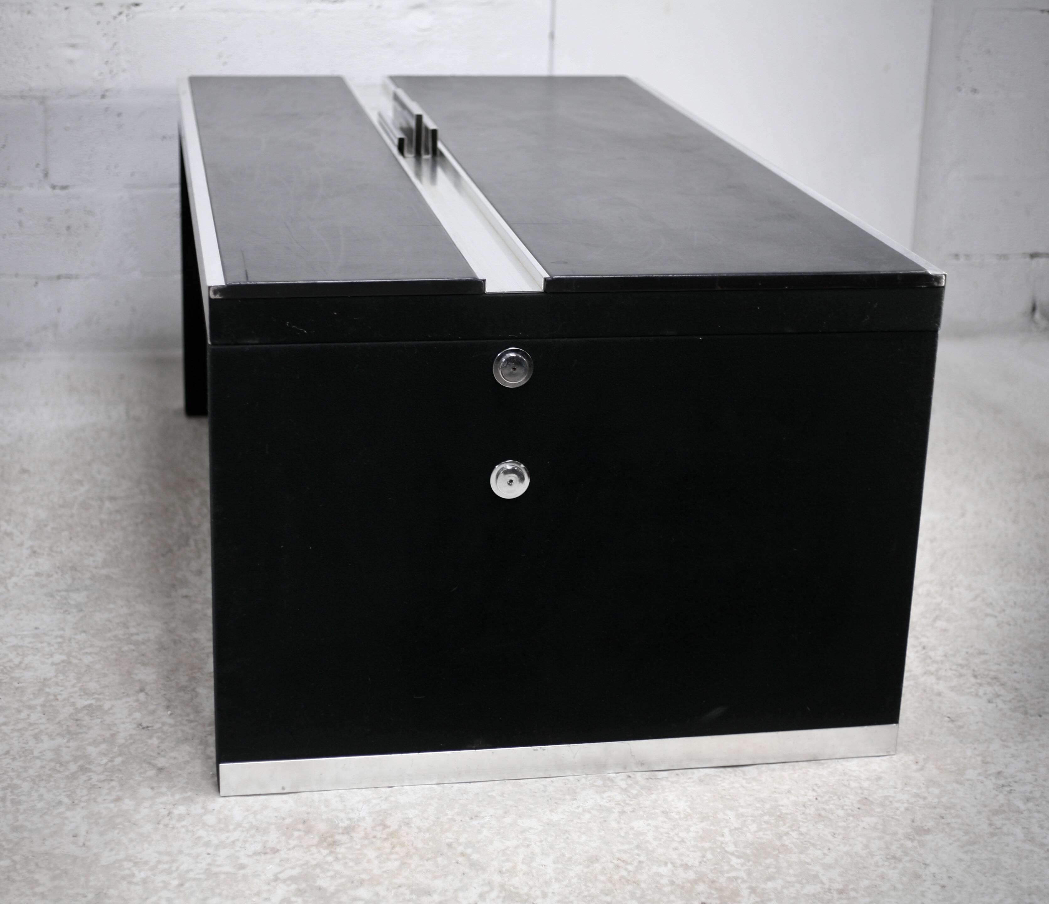 Important office of Guido Faleschini, published by Mrariani. Italy 1970. Space age