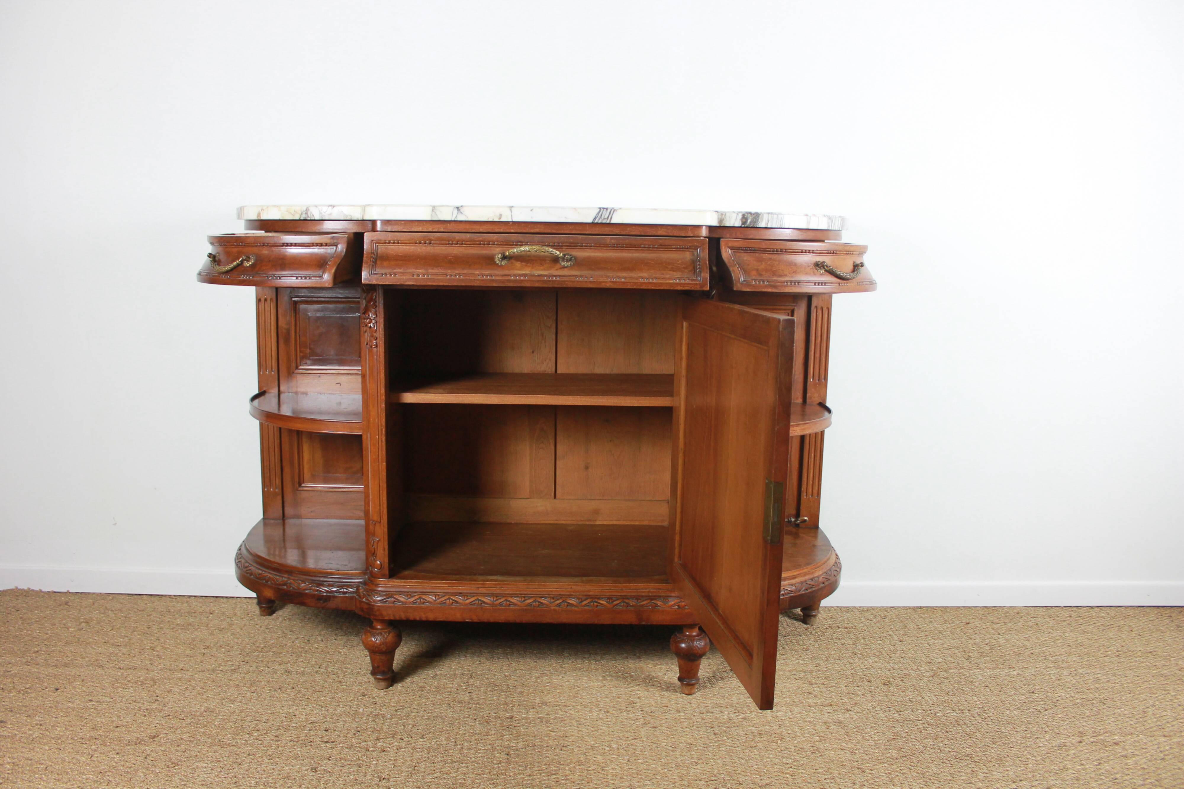 Half-moon shaped serving trolley