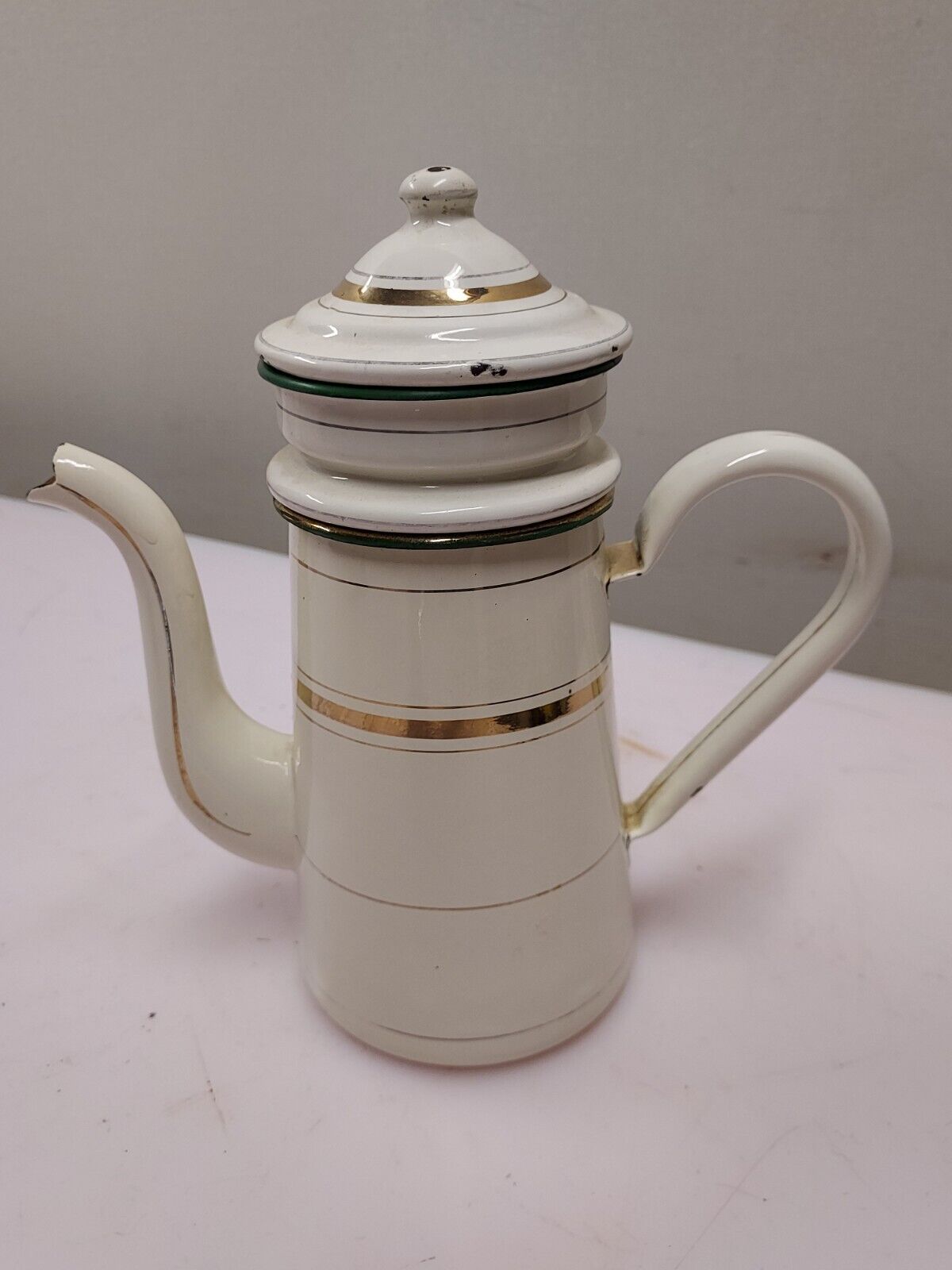 Enamelled coffee maker