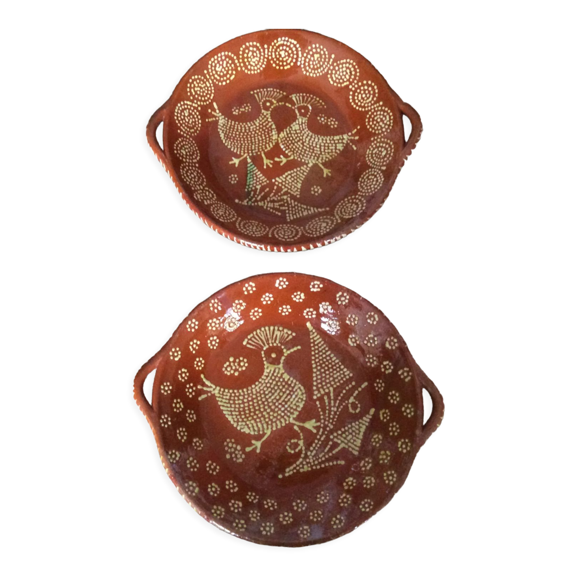 2 terracotta dishes