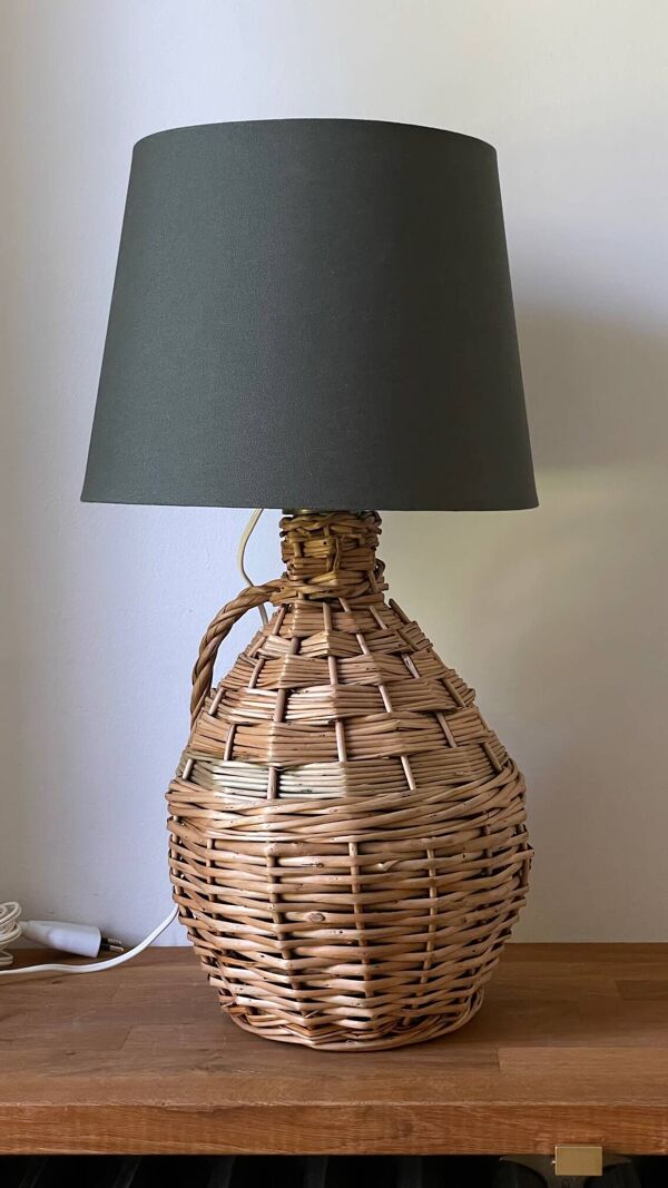 Lampe Dame Jeanne rotin vintage