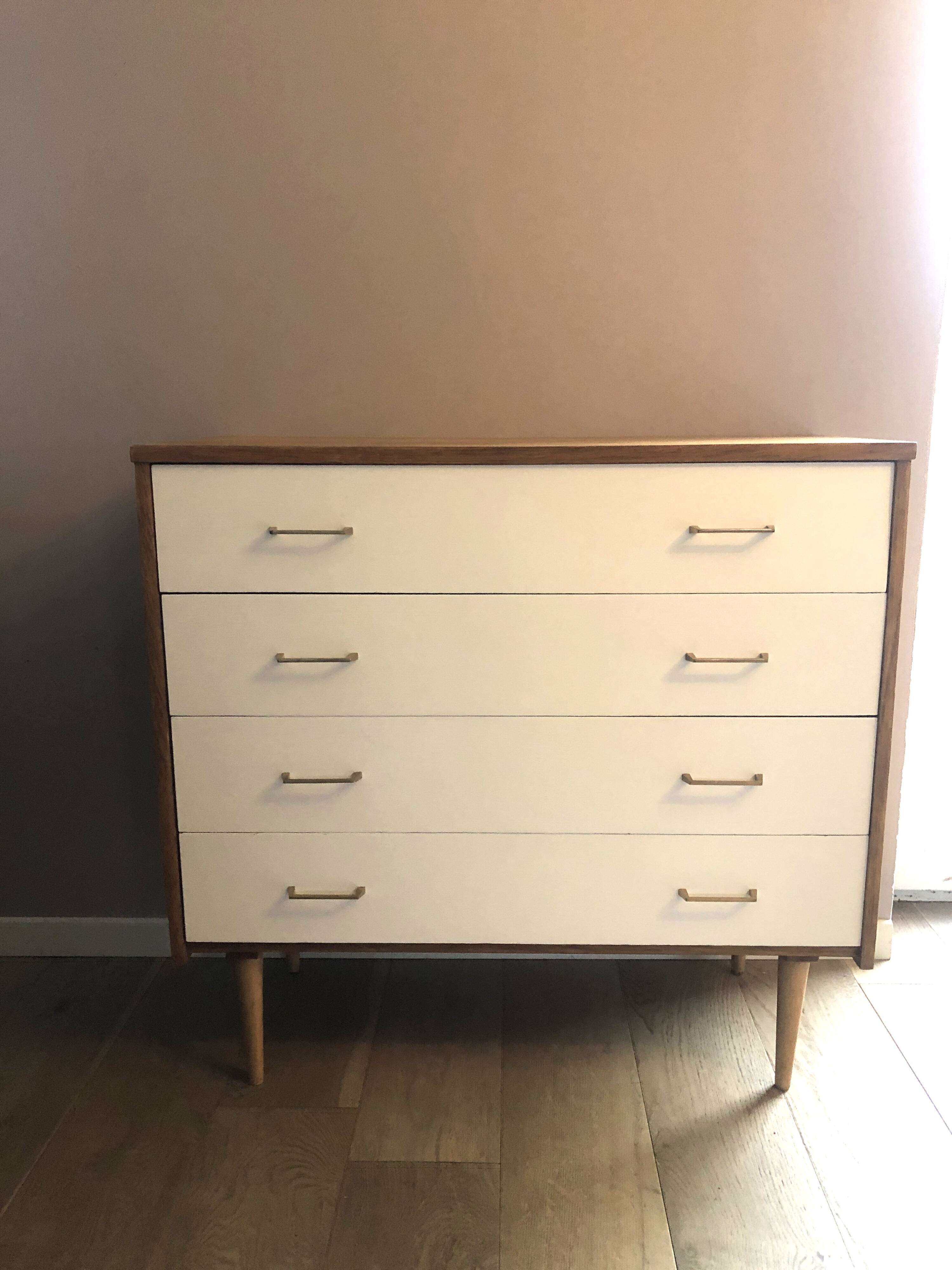 Chest of drawers