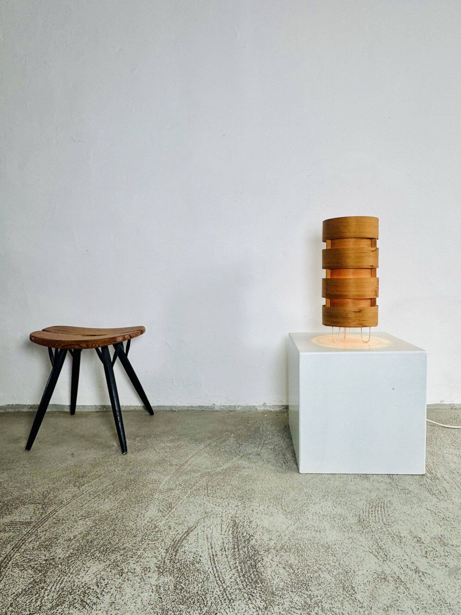 Large Cylindrical Pine Veneer Table Lamp By Hans-Agne Jakobsson For Ab Ellysett, Sweden 1960S