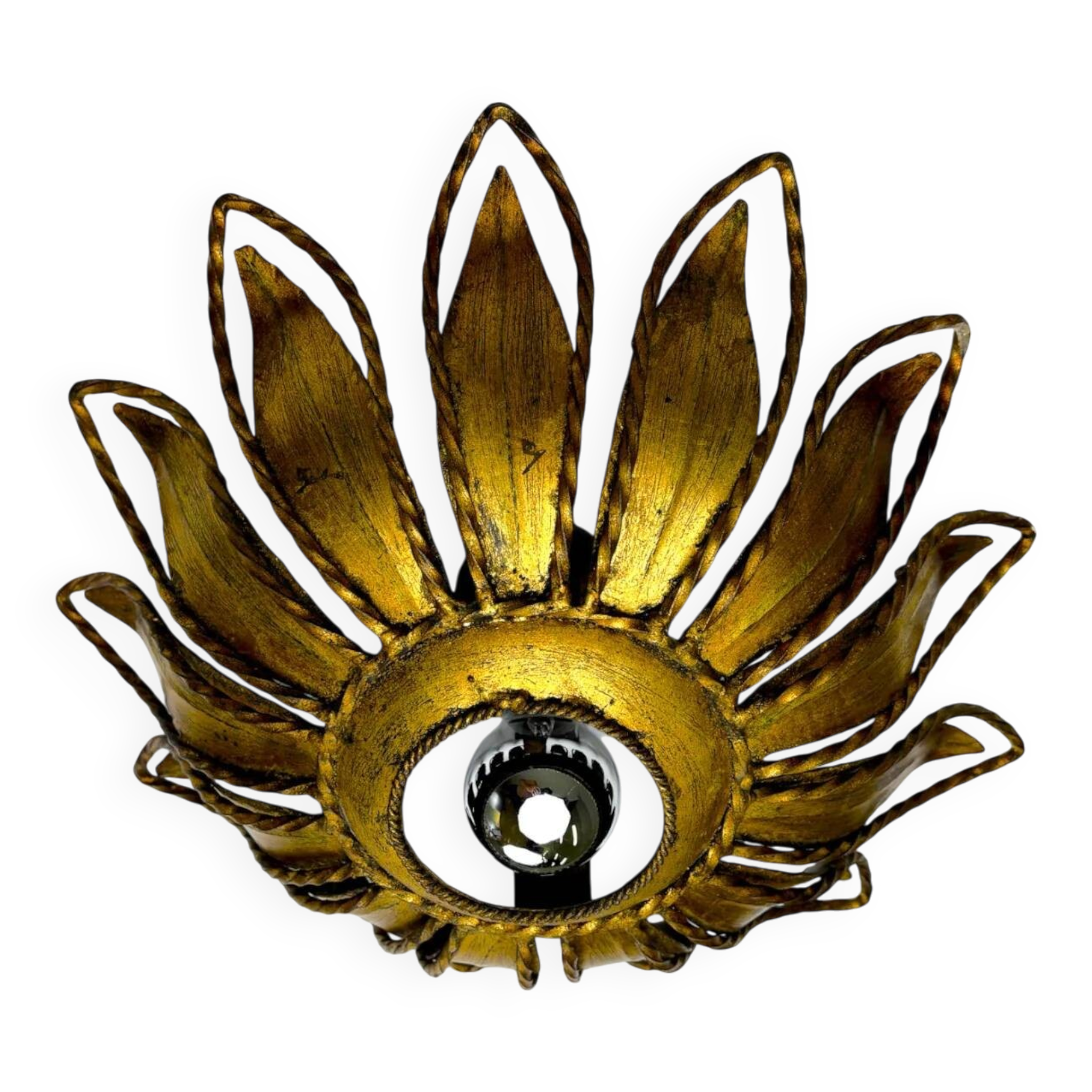 Applique ou luminaire de plafond en fer doré en forme de soleil espagnol, vers 1960.