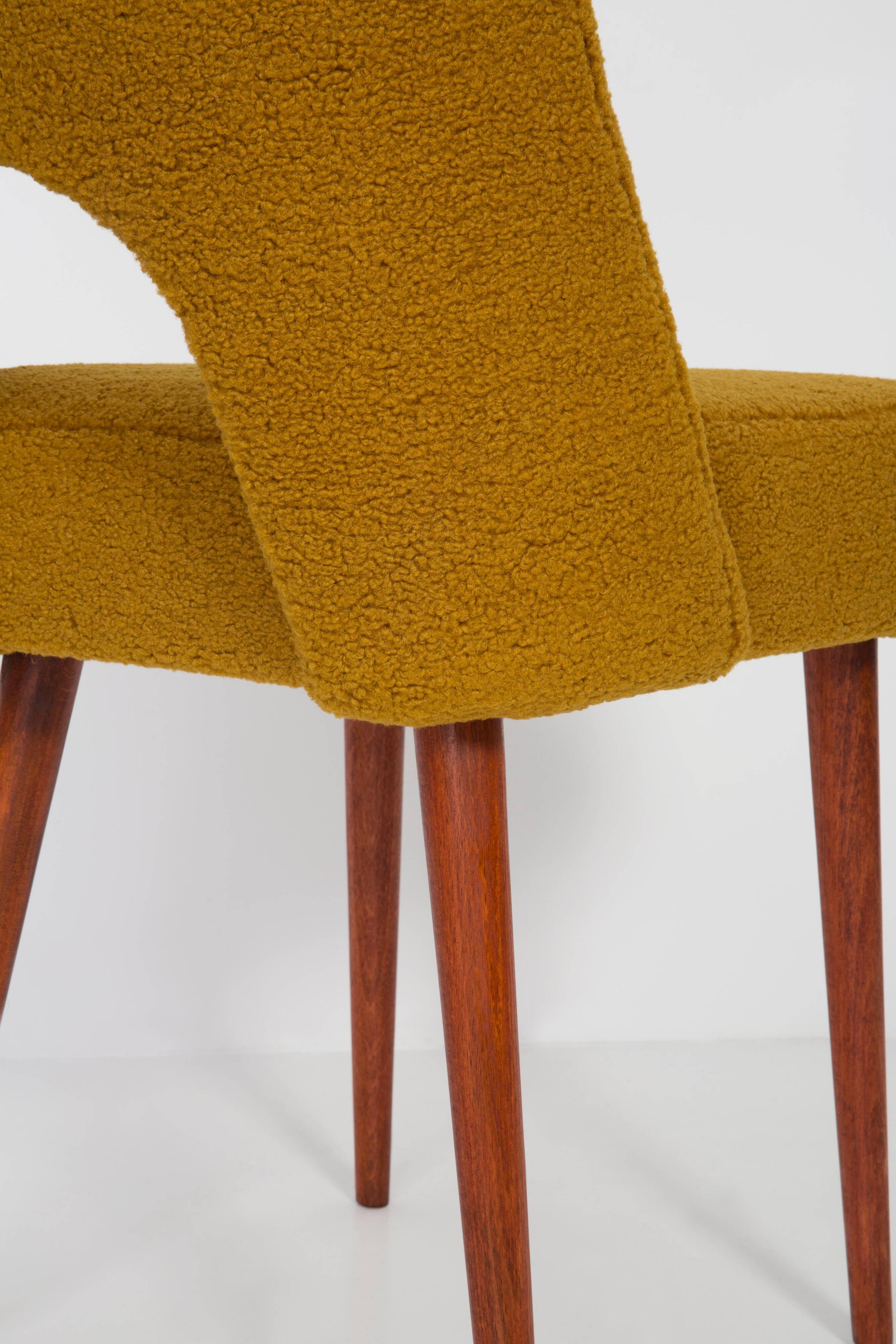 Chaise 'Shell' bouclé jaune ocre, années 1960