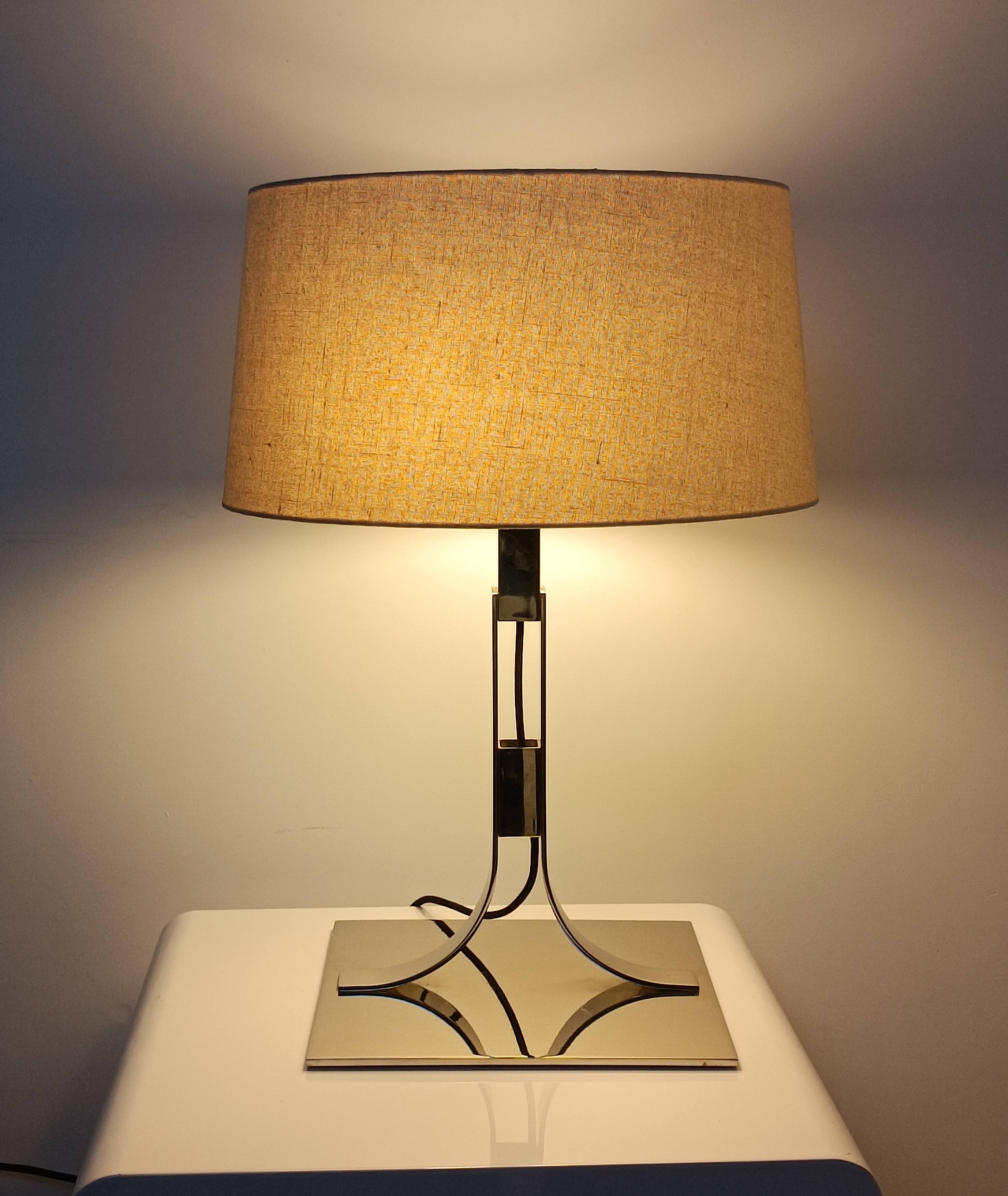 Important Bach lamp by F. Correa and A. Mila for Santa & Cole 1970s