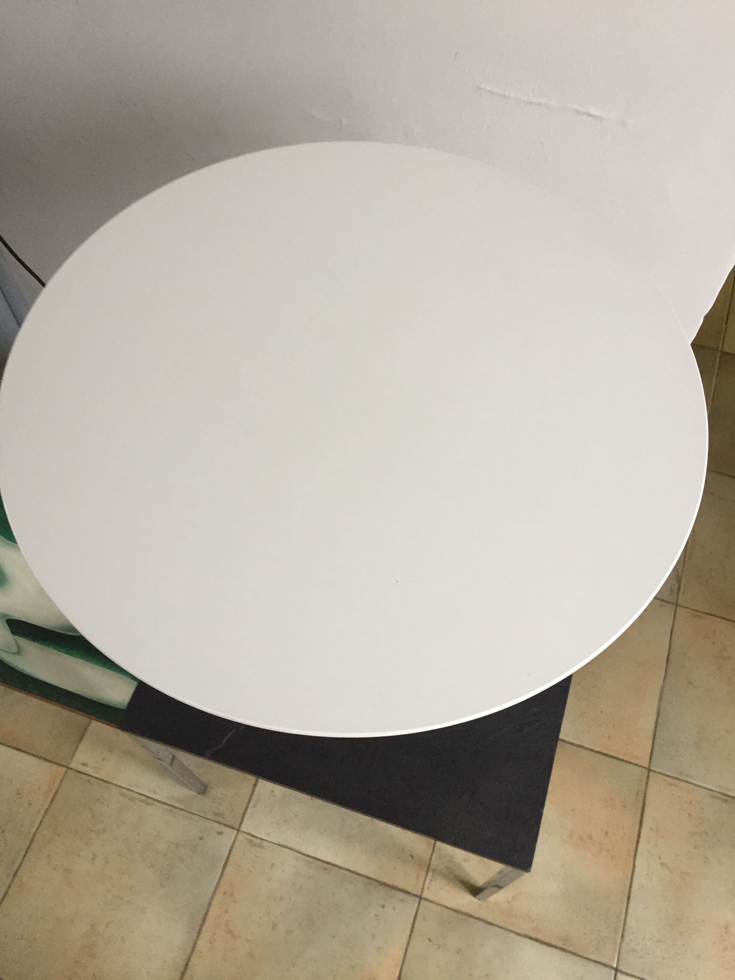 Side table by Eero Saarinen for Knoll