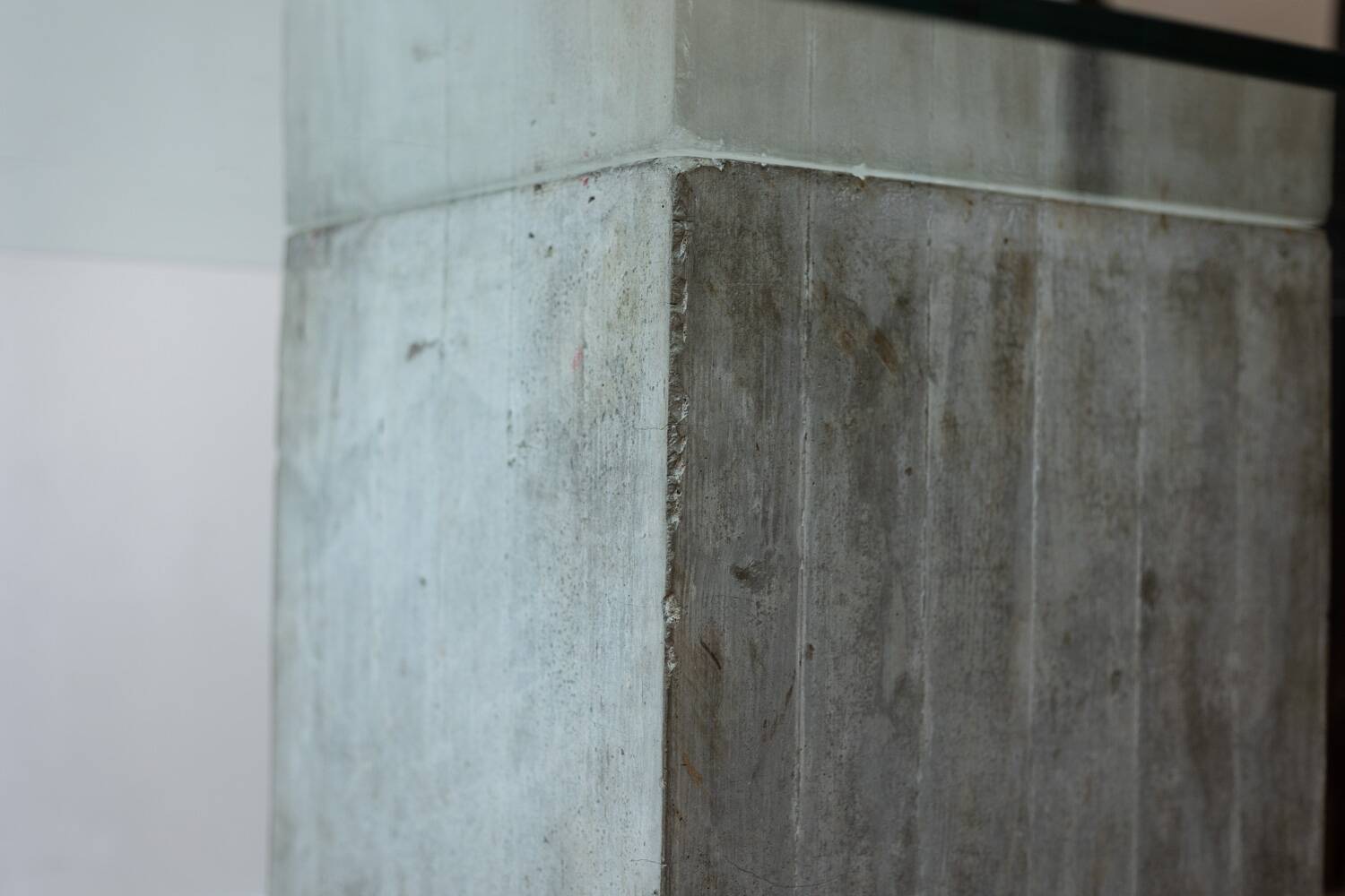 Saporiti. Brutalist and minimalist glass and concrete desk. 1970s.