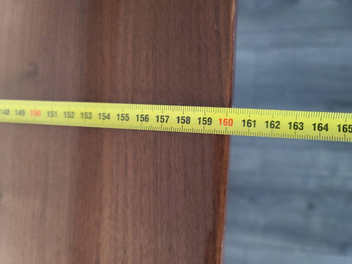 Vintage vitrified portfolio table