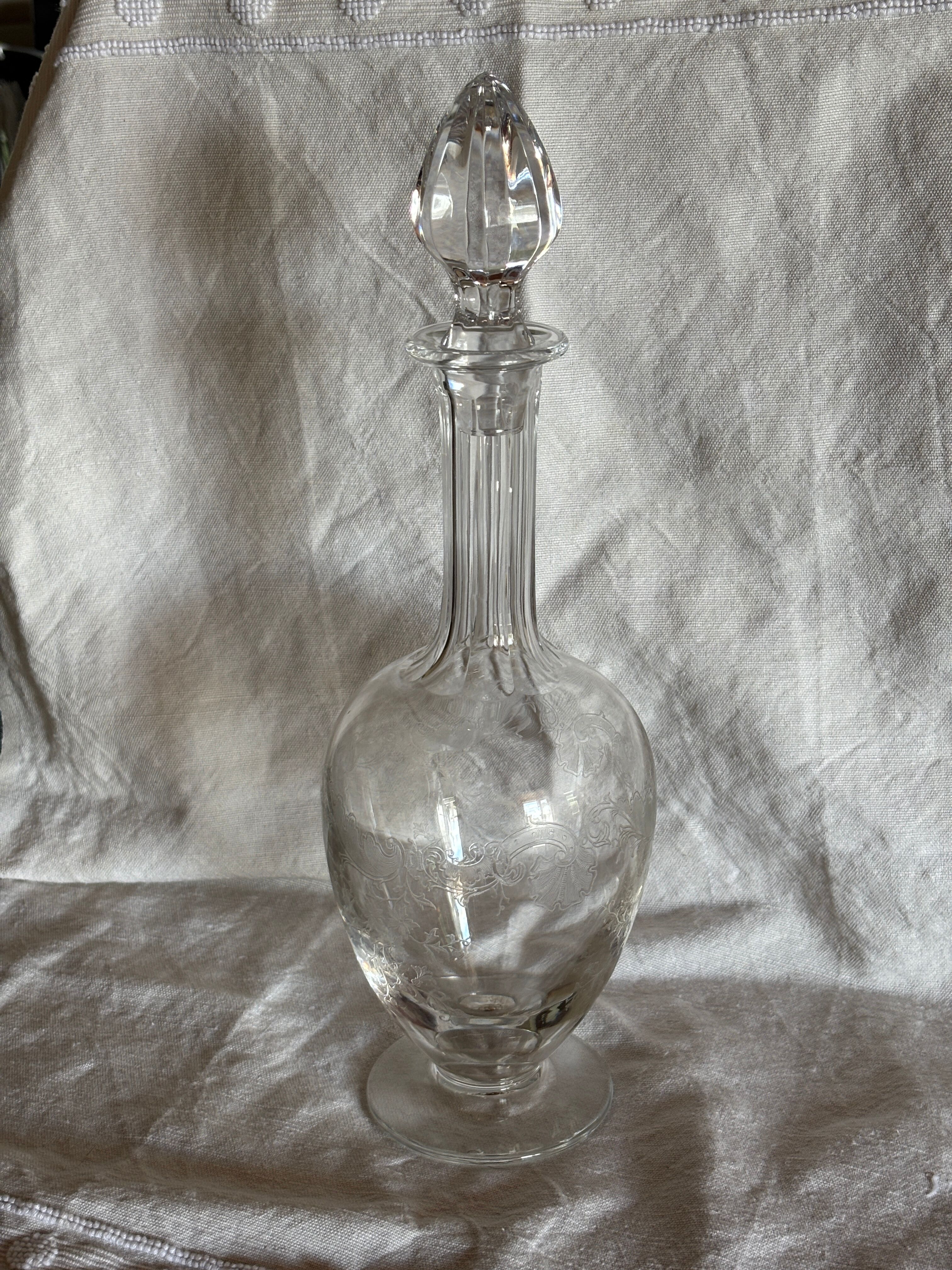 Antique engraved crystal carafe – floral decoration – matching Saint-Louis