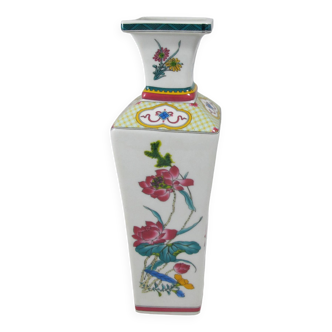 Vase en porcelaine de Chine