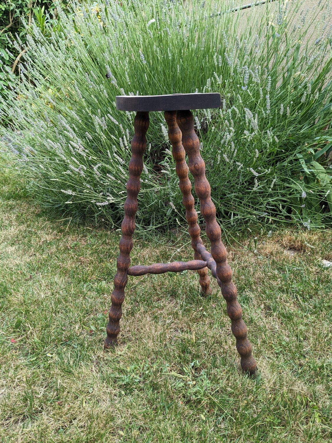 tripod stool