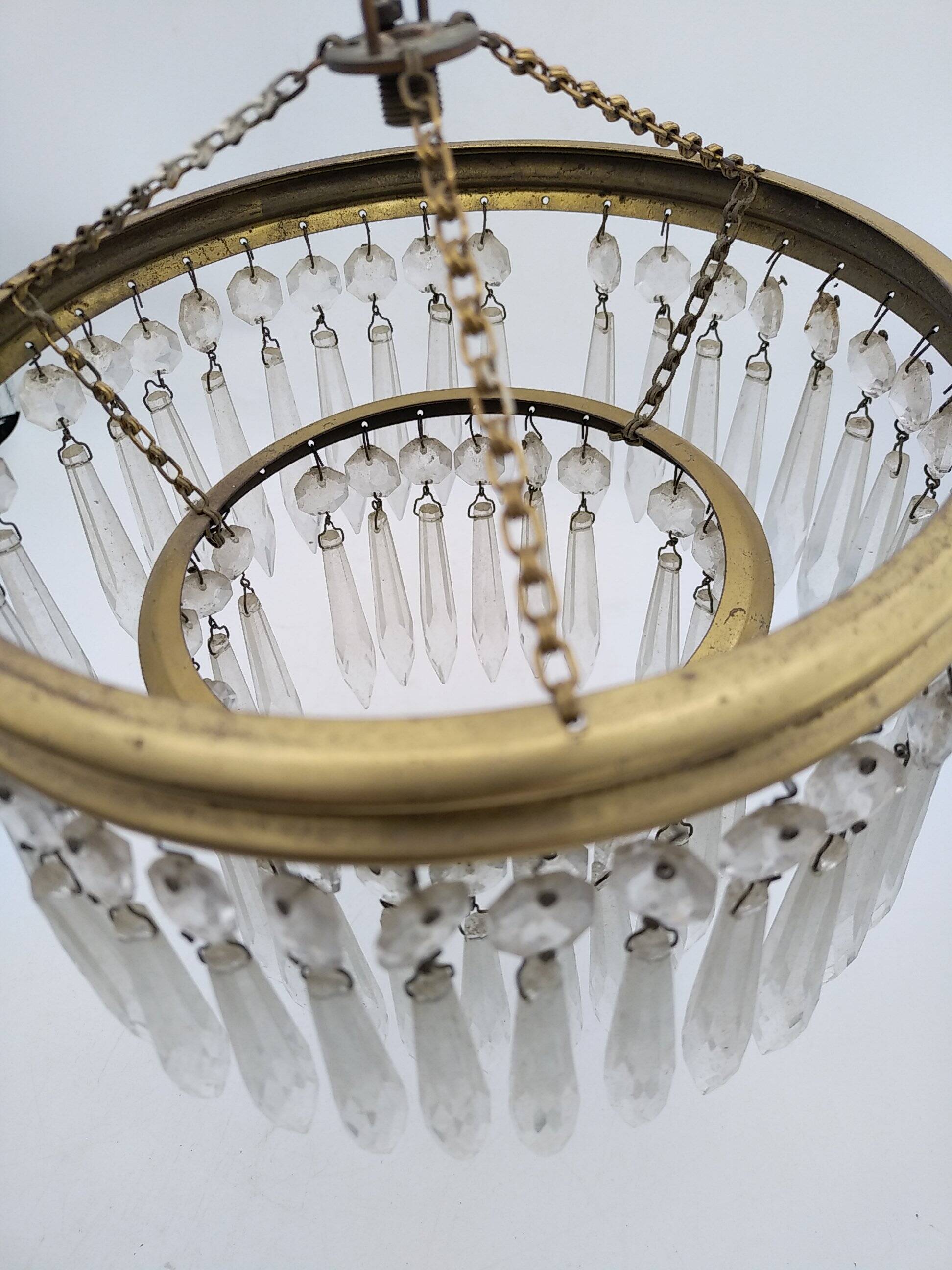 Small icicle tassel chandelier. Not electrified.